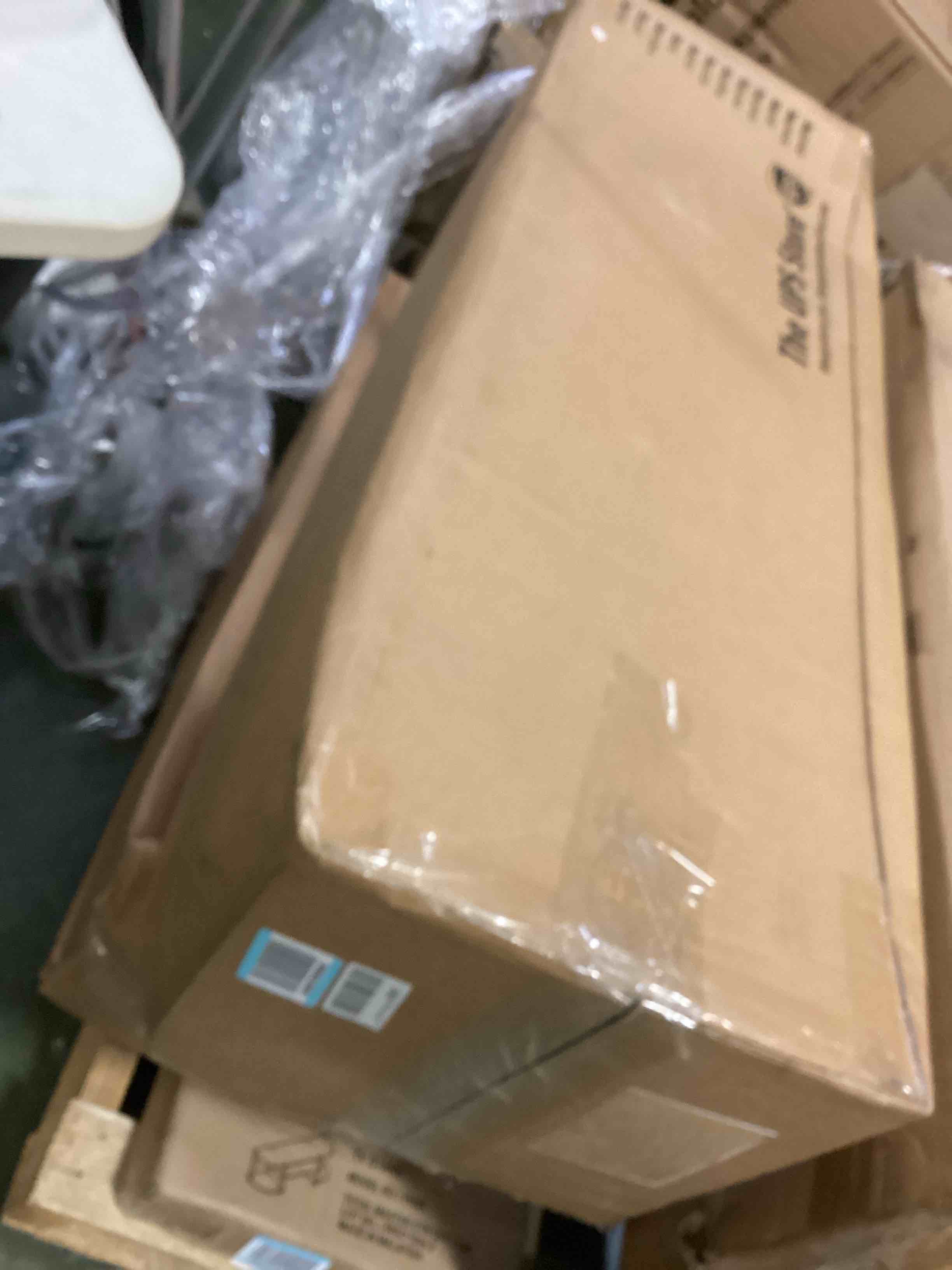 https://s3.amazonaws.com/lotting-images-prod/bidfta/GRN5451823_1700859981575.jpeg