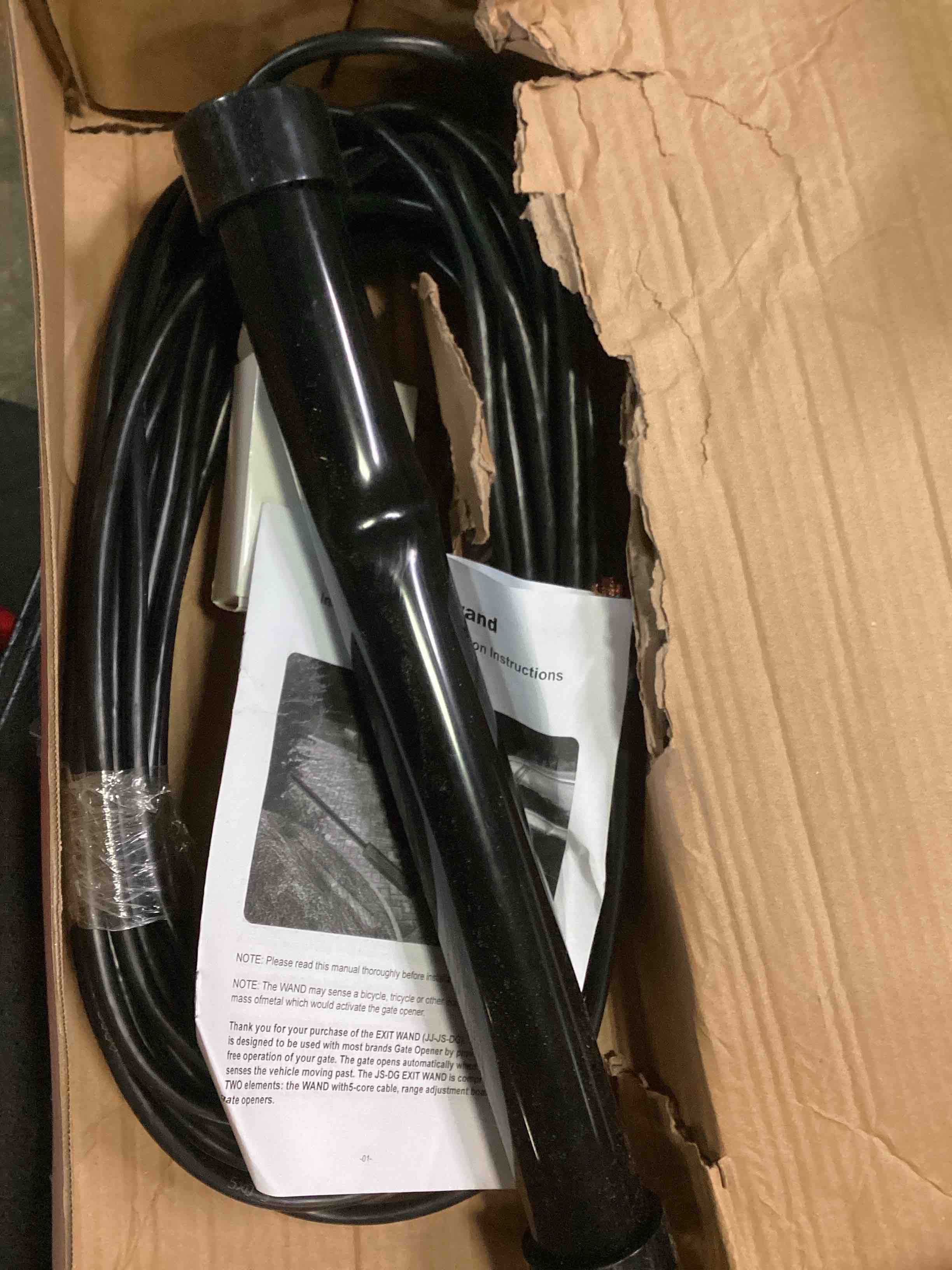 https://s3.amazonaws.com/lotting-images-prod/bidfta/GRN5452498_1701283670482.jpeg