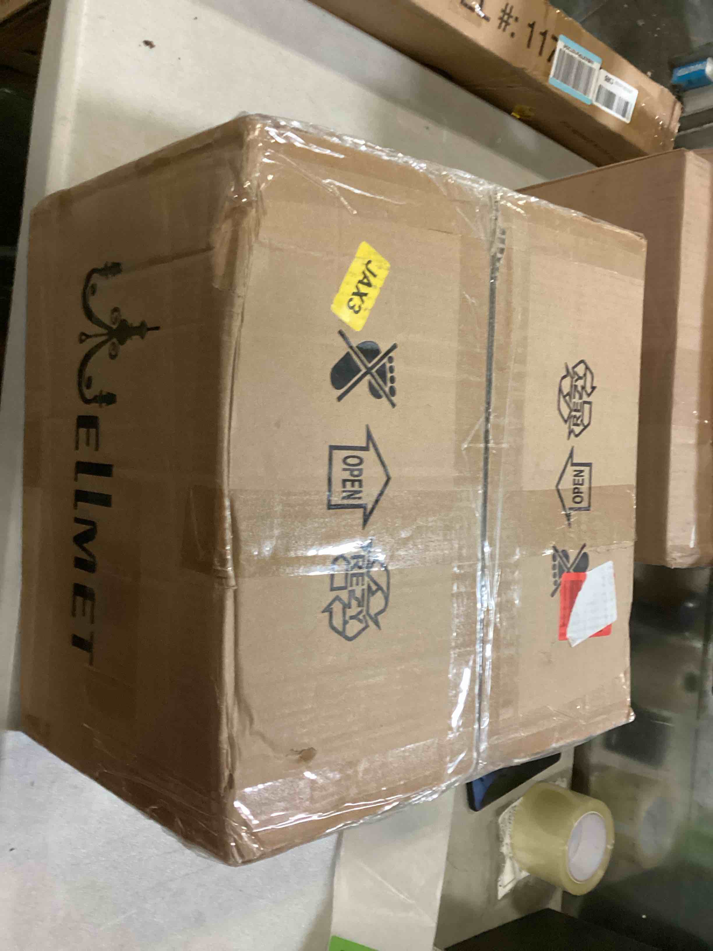 https://s3.amazonaws.com/lotting-images-prod/bidfta/GRN5452570_1701350431356.jpeg
