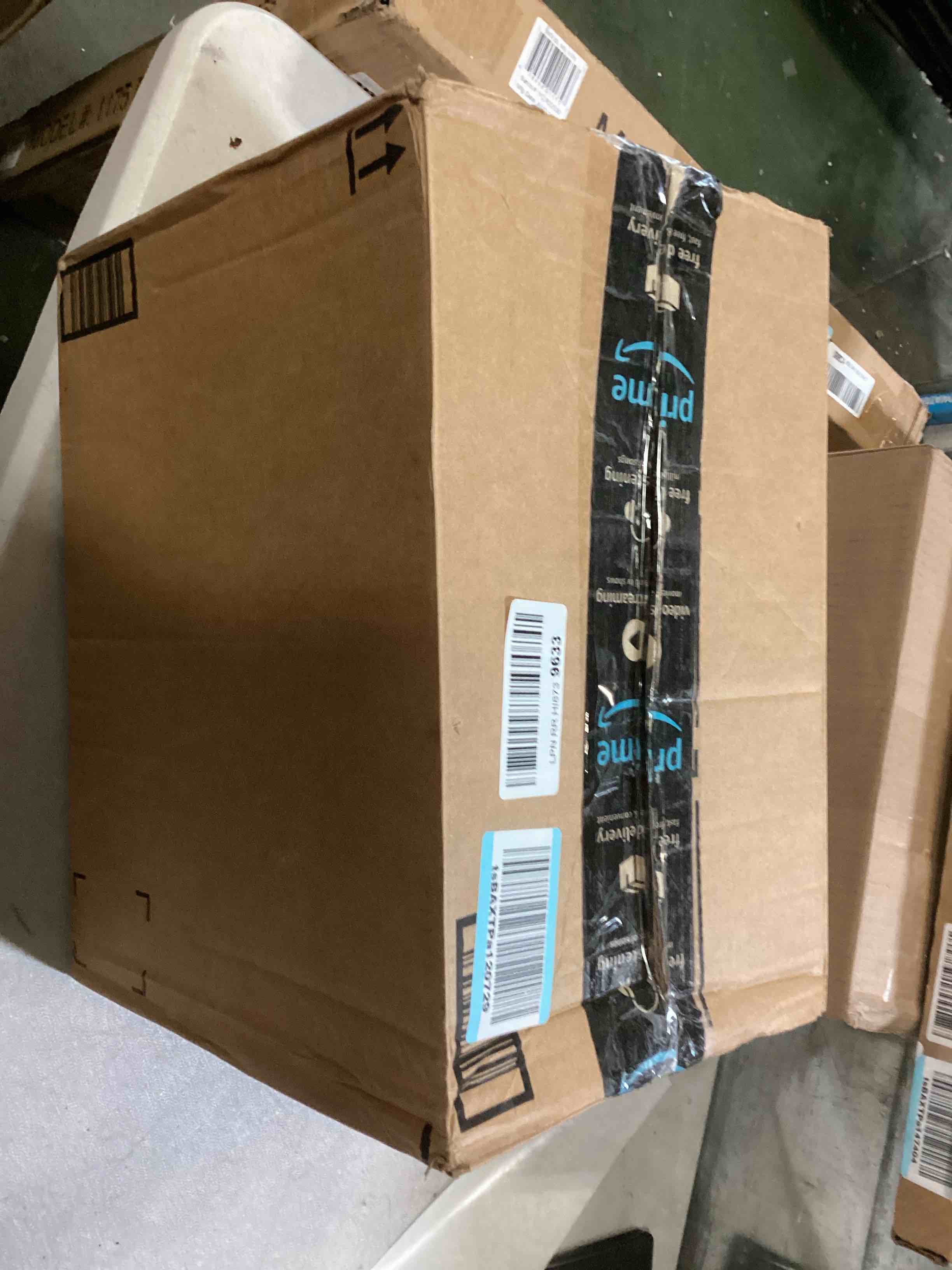https://s3.amazonaws.com/lotting-images-prod/bidfta/GRN5452572_1701350533239.jpeg