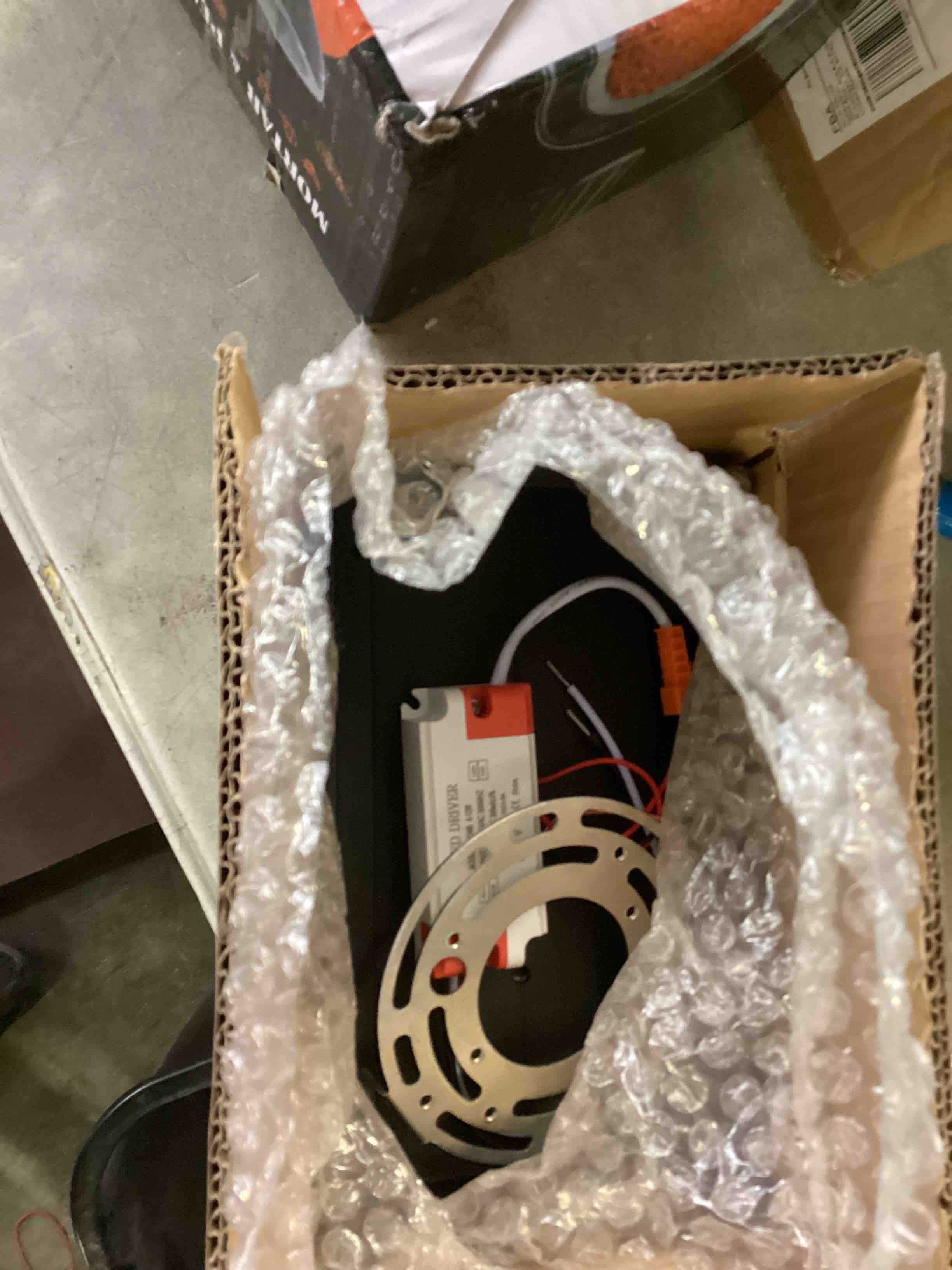 https://s3.amazonaws.com/lotting-images-prod/bidfta/GRN5453440_1701099846695.jpeg