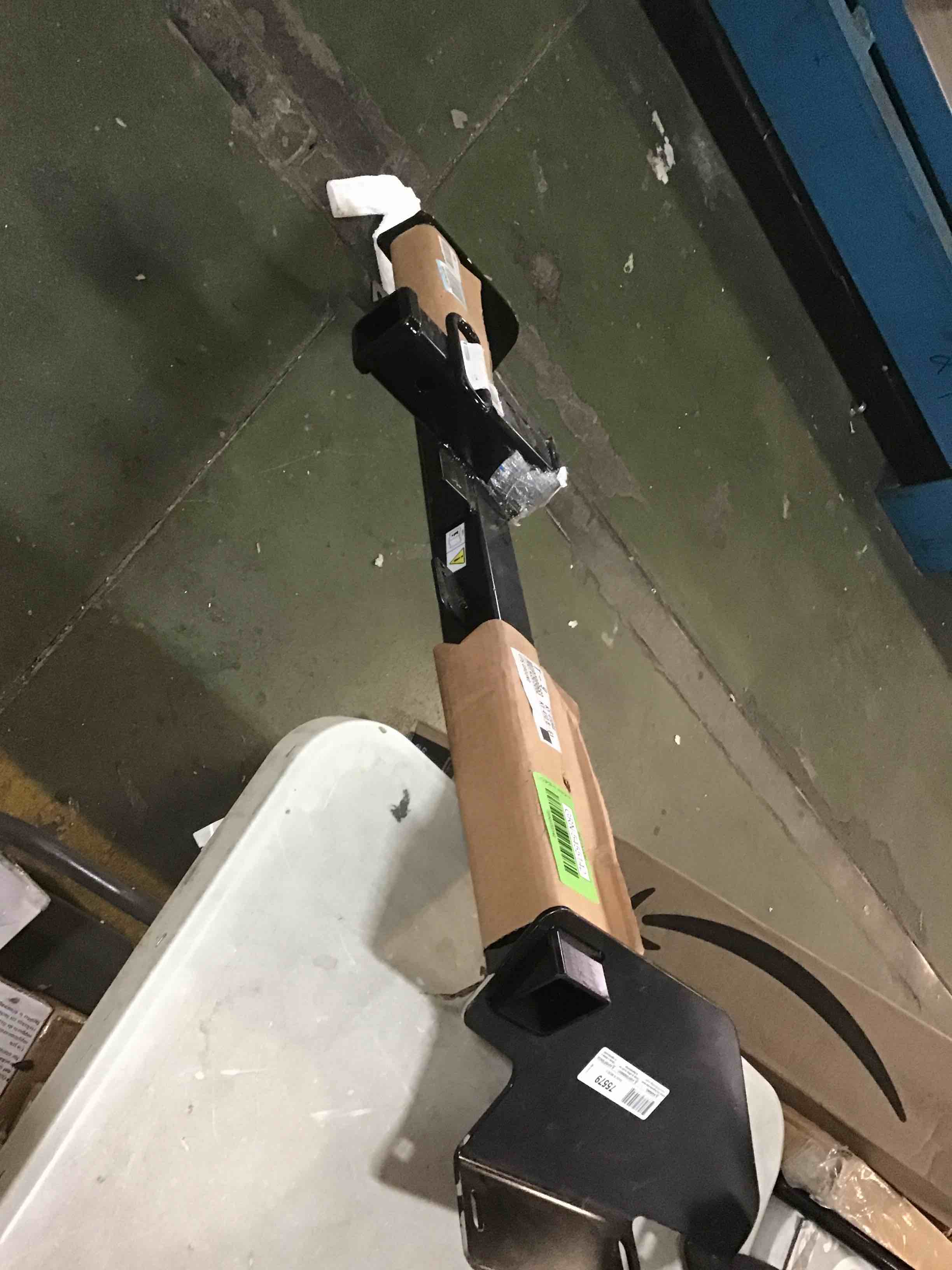https://s3.amazonaws.com/lotting-images-prod/bidfta/GRN5455142_1703178719376.jpeg