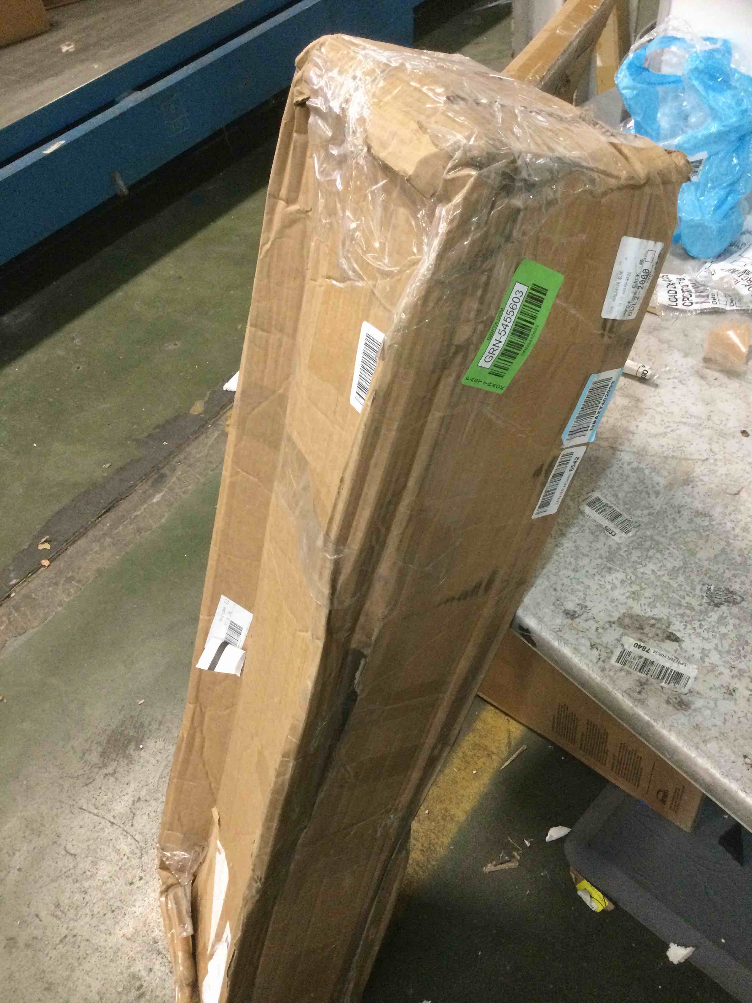 https://s3.amazonaws.com/lotting-images-prod/bidfta/GRN5455603_1703616500419.jpeg