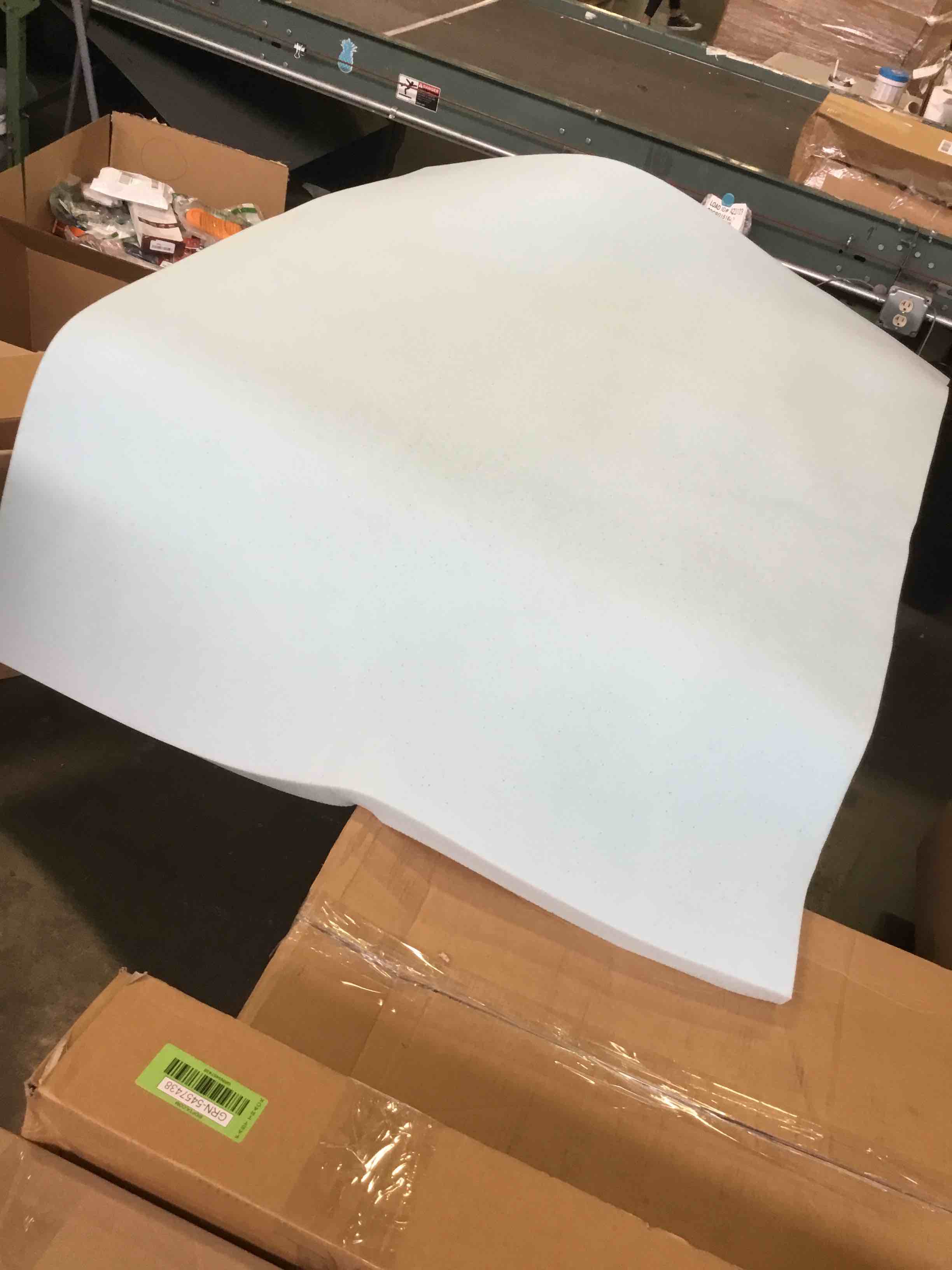 https://s3.amazonaws.com/lotting-images-prod/bidfta/GRN5457440_1697735397878.jpeg