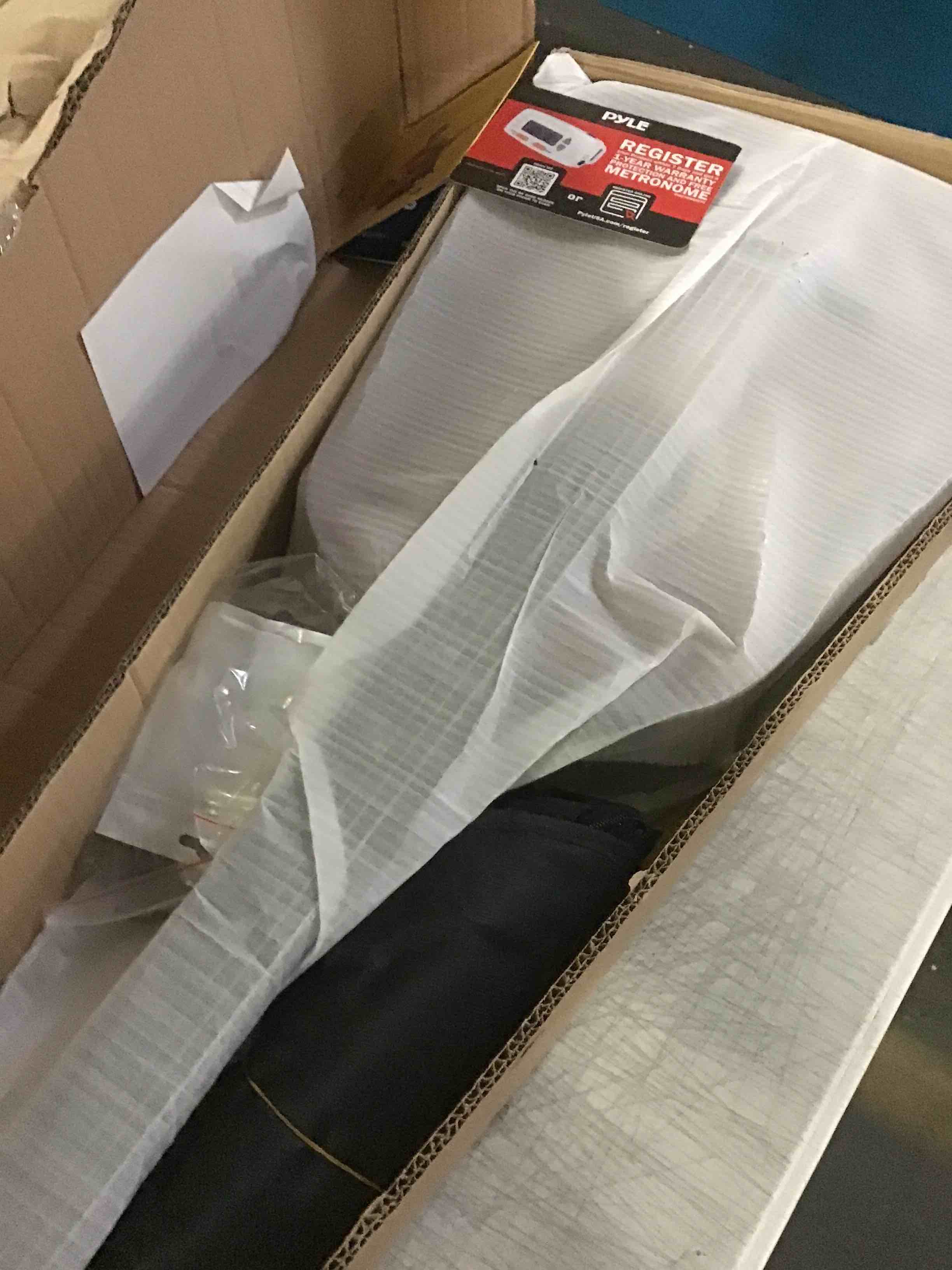https://s3.amazonaws.com/lotting-images-prod/bidfta/GRN5458790_1697723249695.jpeg