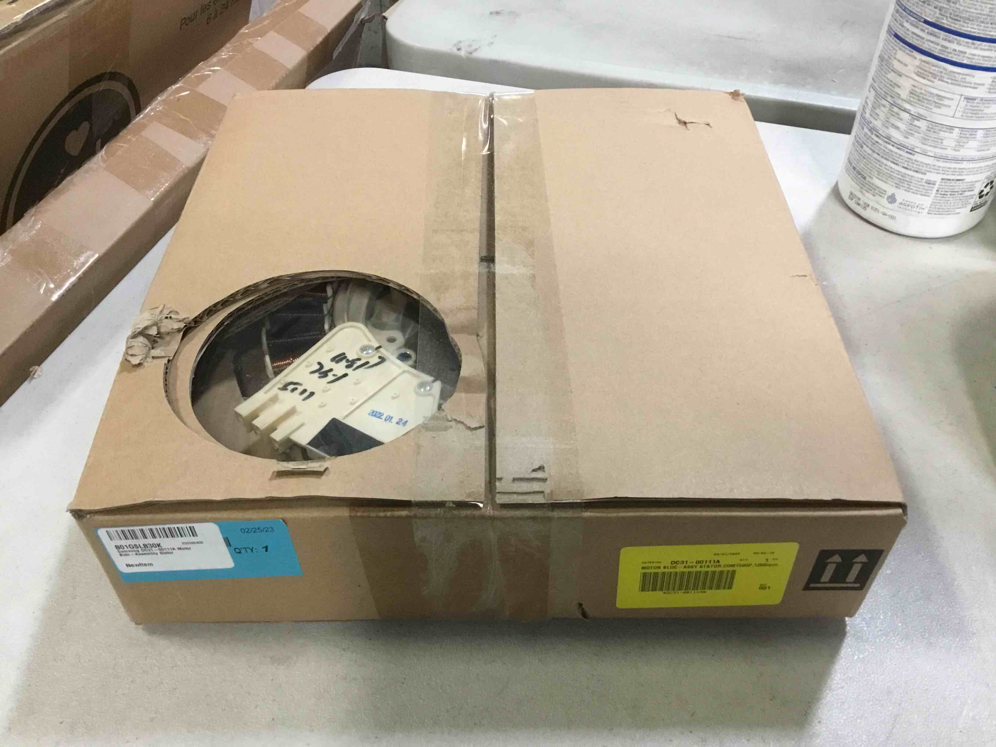 https://s3.amazonaws.com/lotting-images-prod/bidfta/GRN5460154_1698859247759.jpeg