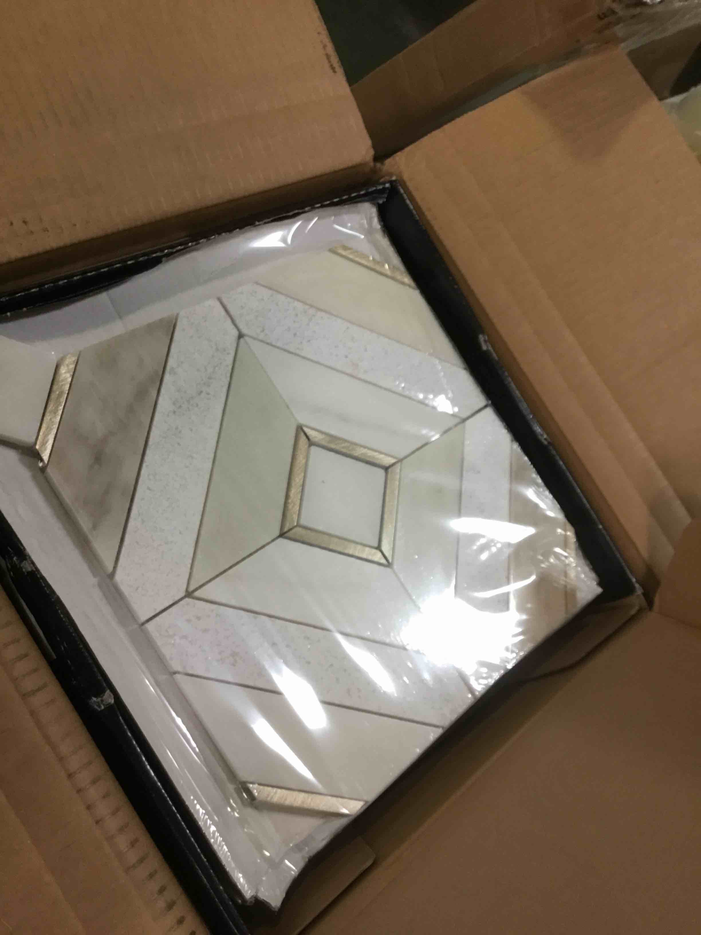 https://s3.amazonaws.com/lotting-images-prod/bidfta/GRN5460370_1699029108272.jpeg