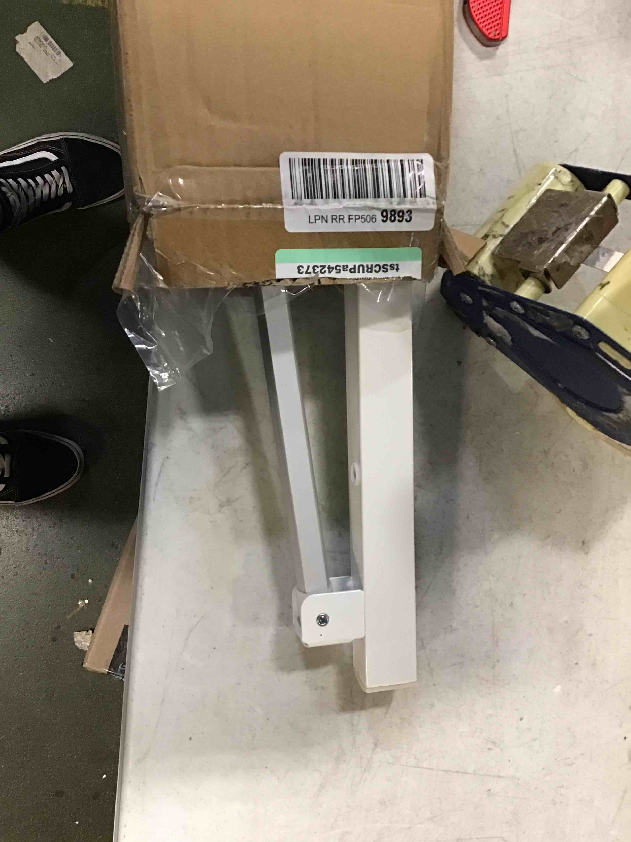 https://s3.amazonaws.com/lotting-images-prod/bidfta/GRN5465542_1697546149551.jpeg