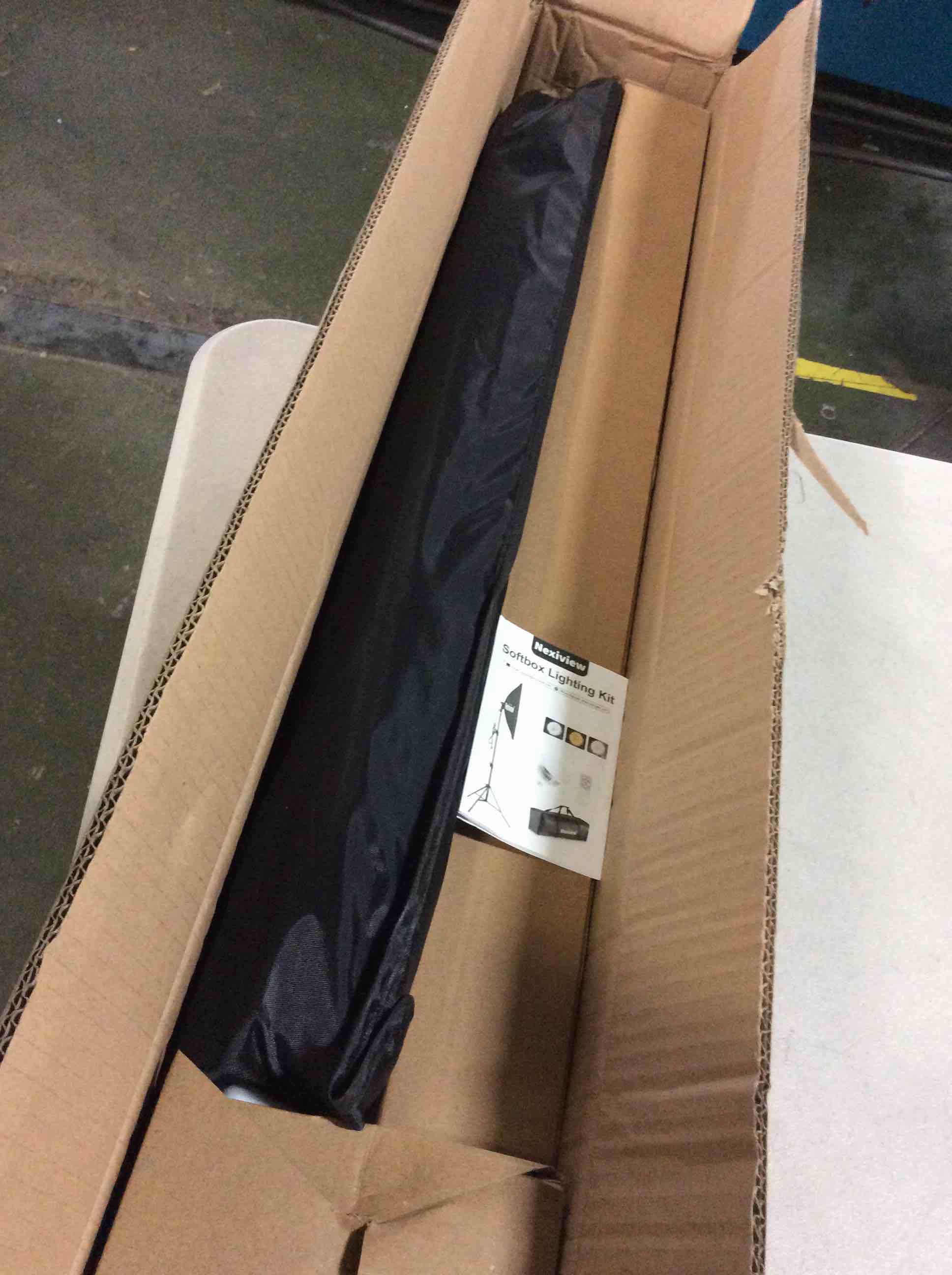 https://s3.amazonaws.com/lotting-images-prod/bidfta/GRN5466665_1697300956293.jpeg
