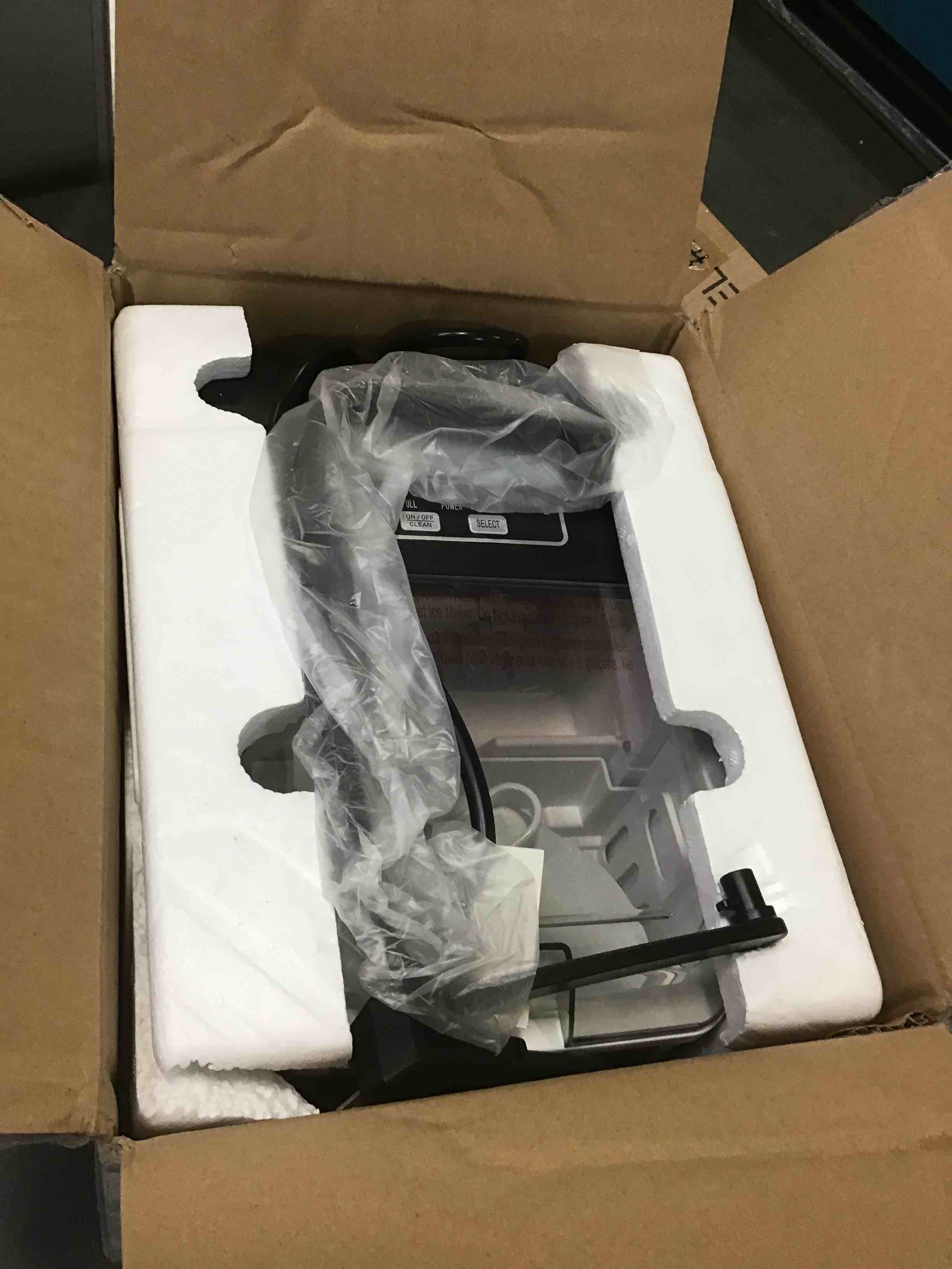 https://s3.amazonaws.com/lotting-images-prod/bidfta/GRN5466726_1697467733688.jpeg