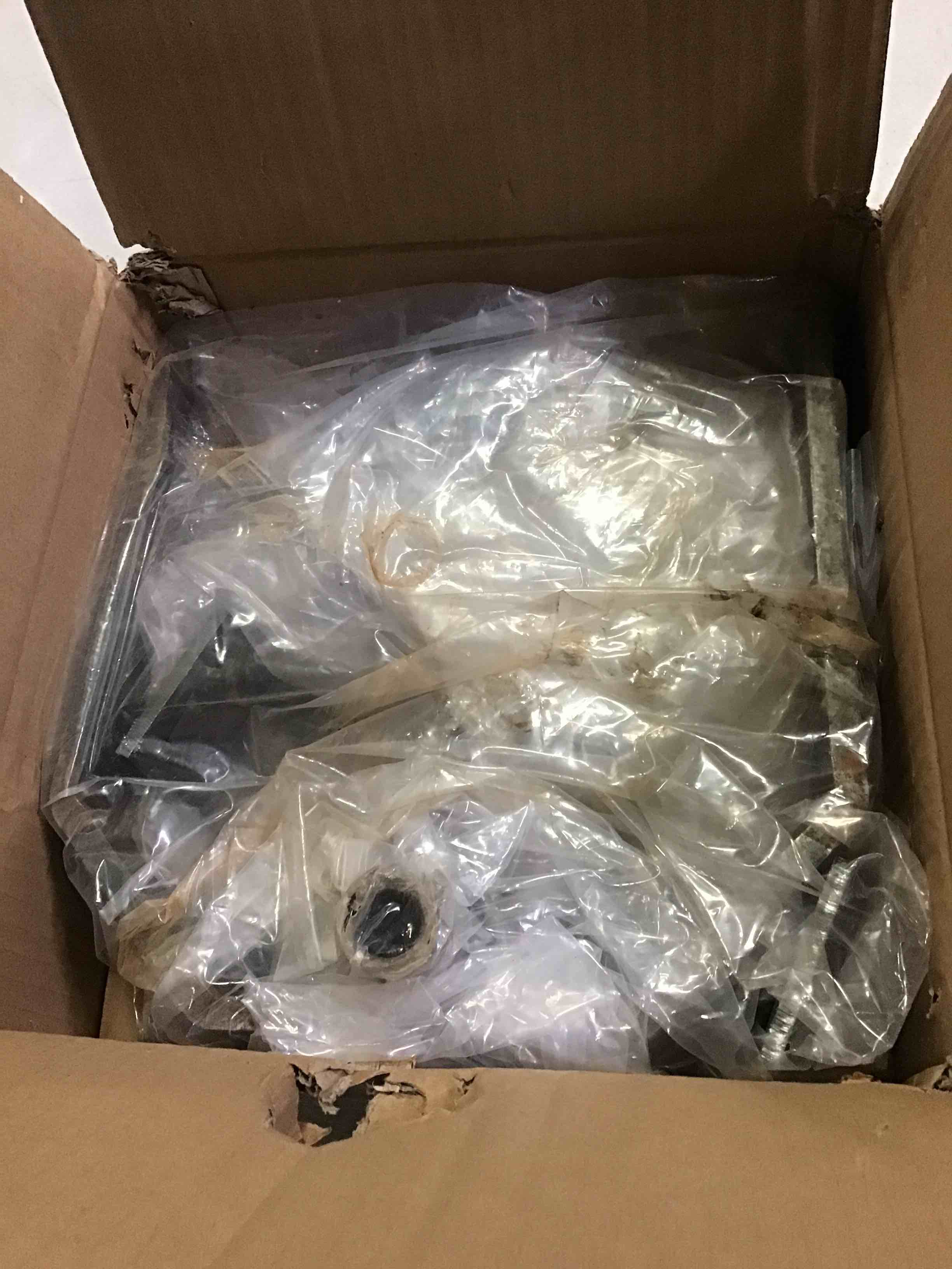 https://s3.amazonaws.com/lotting-images-prod/bidfta/GRN5468013_1700073617809.jpeg
