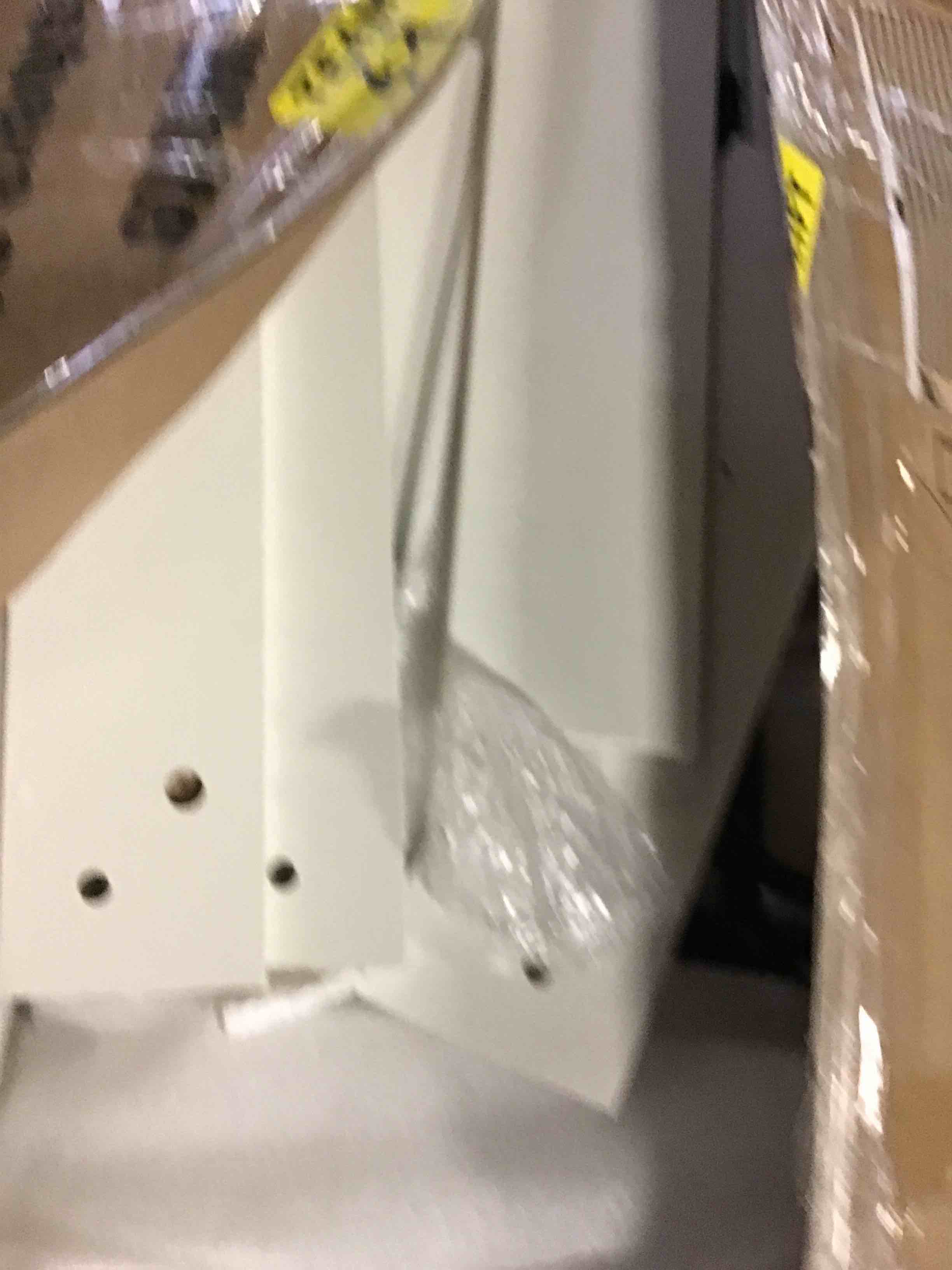 https://s3.amazonaws.com/lotting-images-prod/bidfta/GRN5468958_1700667495501.jpeg