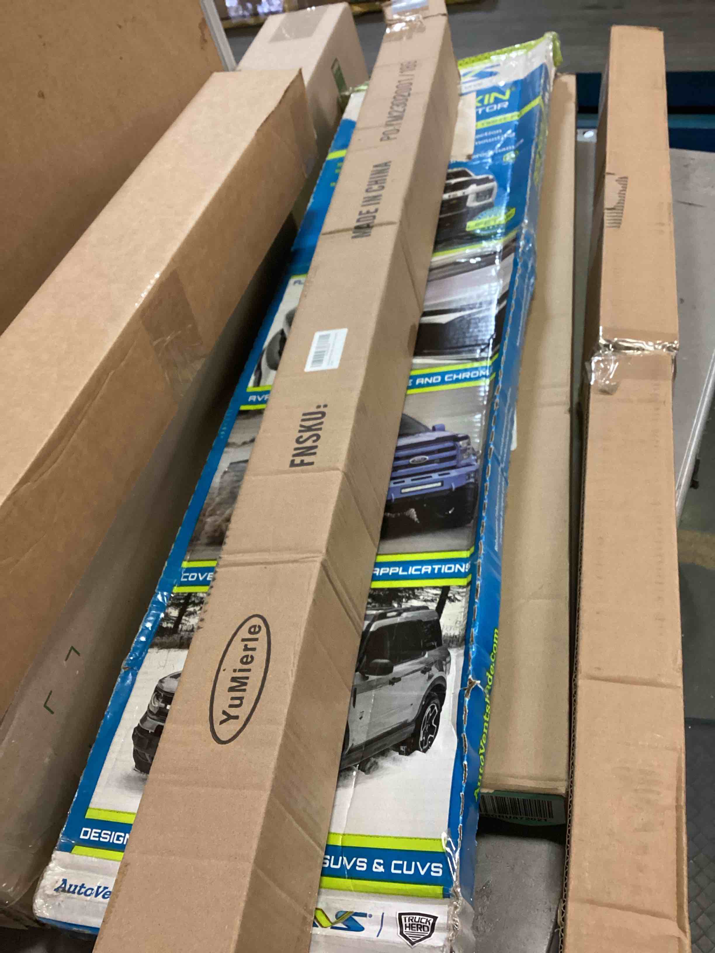 assorted item miscellaneous curtain rod/ and more 