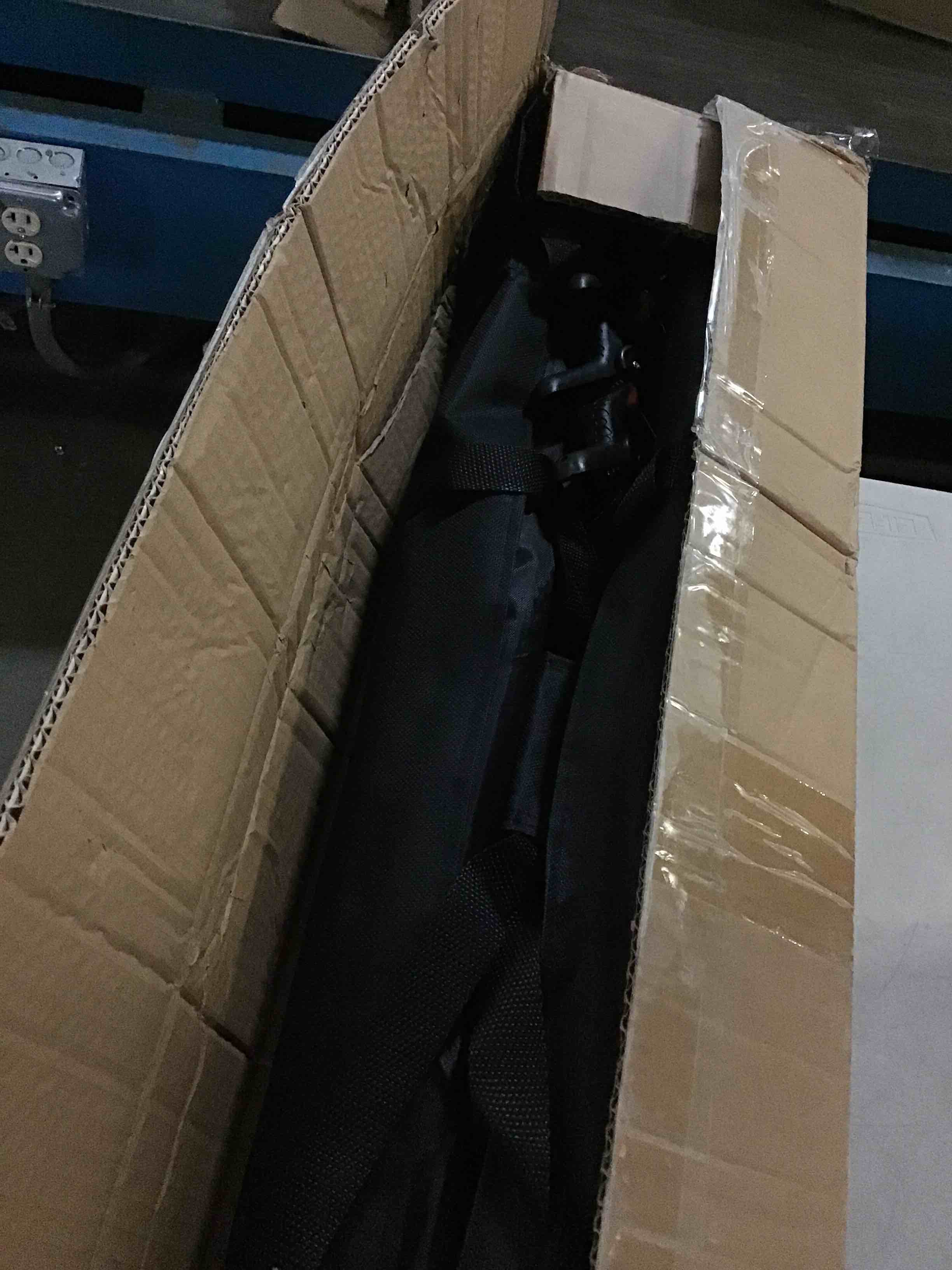 https://s3.amazonaws.com/lotting-images-prod/bidfta/GRN5471094_1700163859124.jpeg