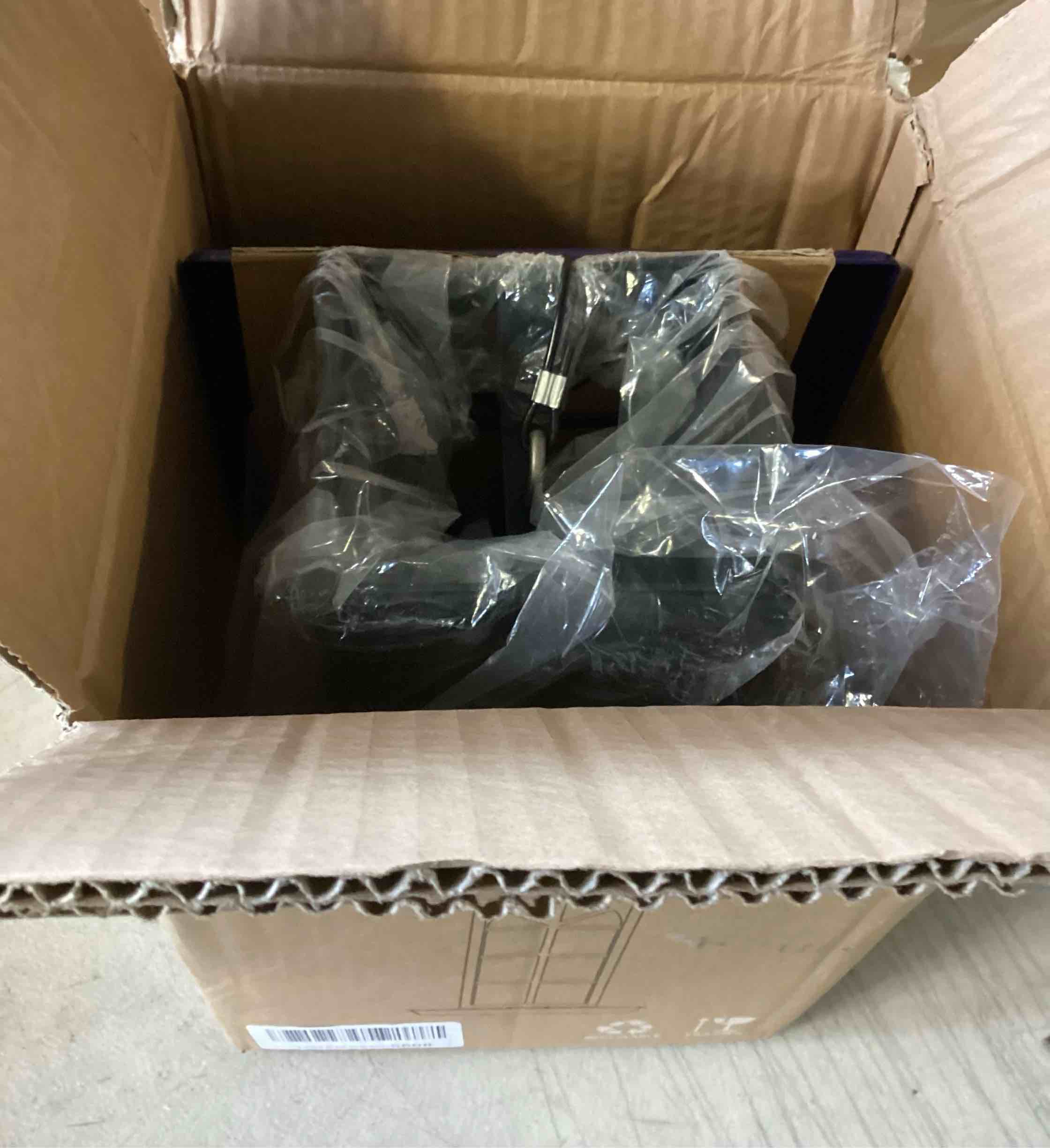 https://s3.amazonaws.com/lotting-images-prod/bidfta/GRN5475075_1700853521777.jpeg