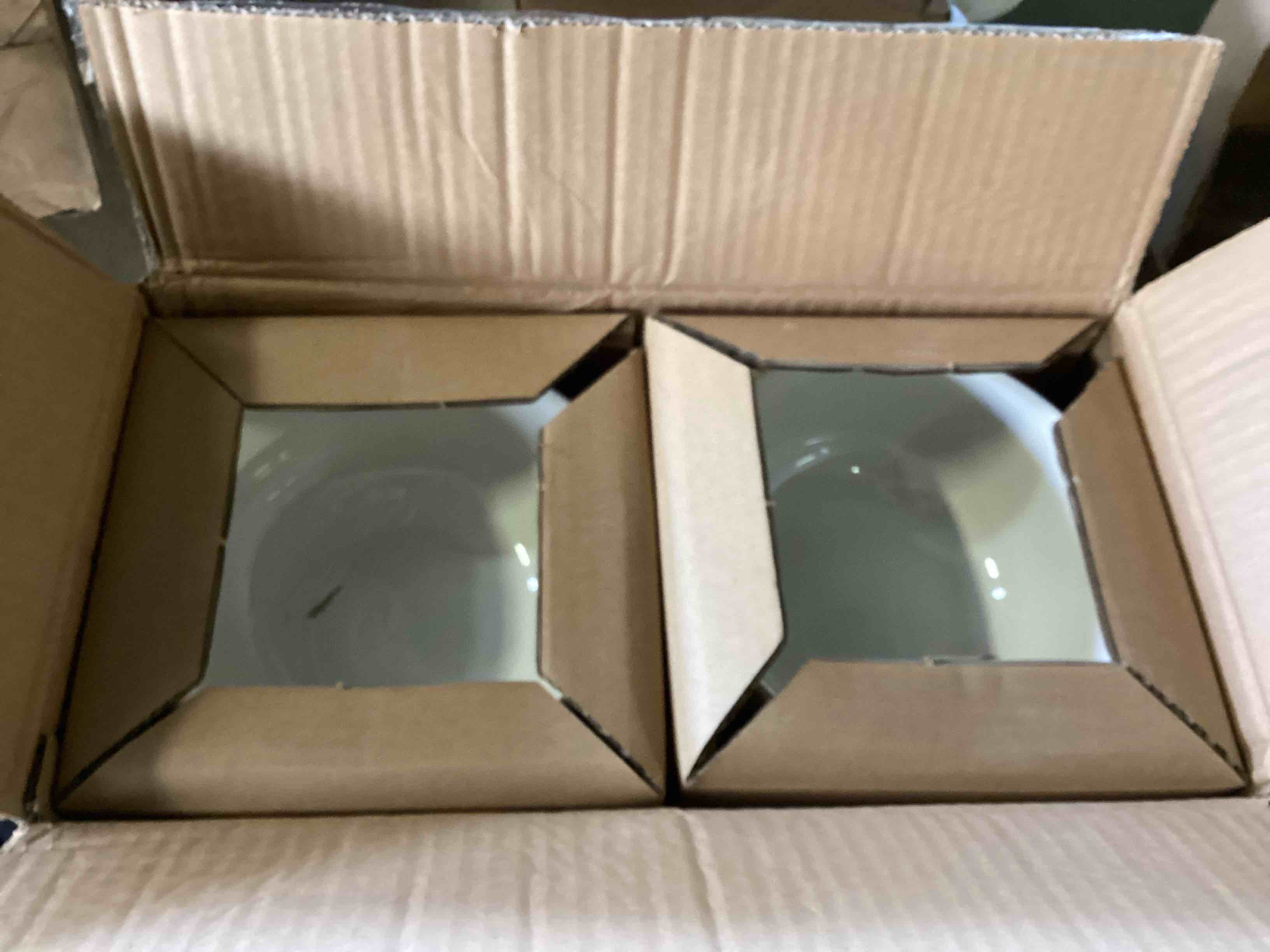 https://s3.amazonaws.com/lotting-images-prod/bidfta/GRN5475090_1700855382392.jpeg