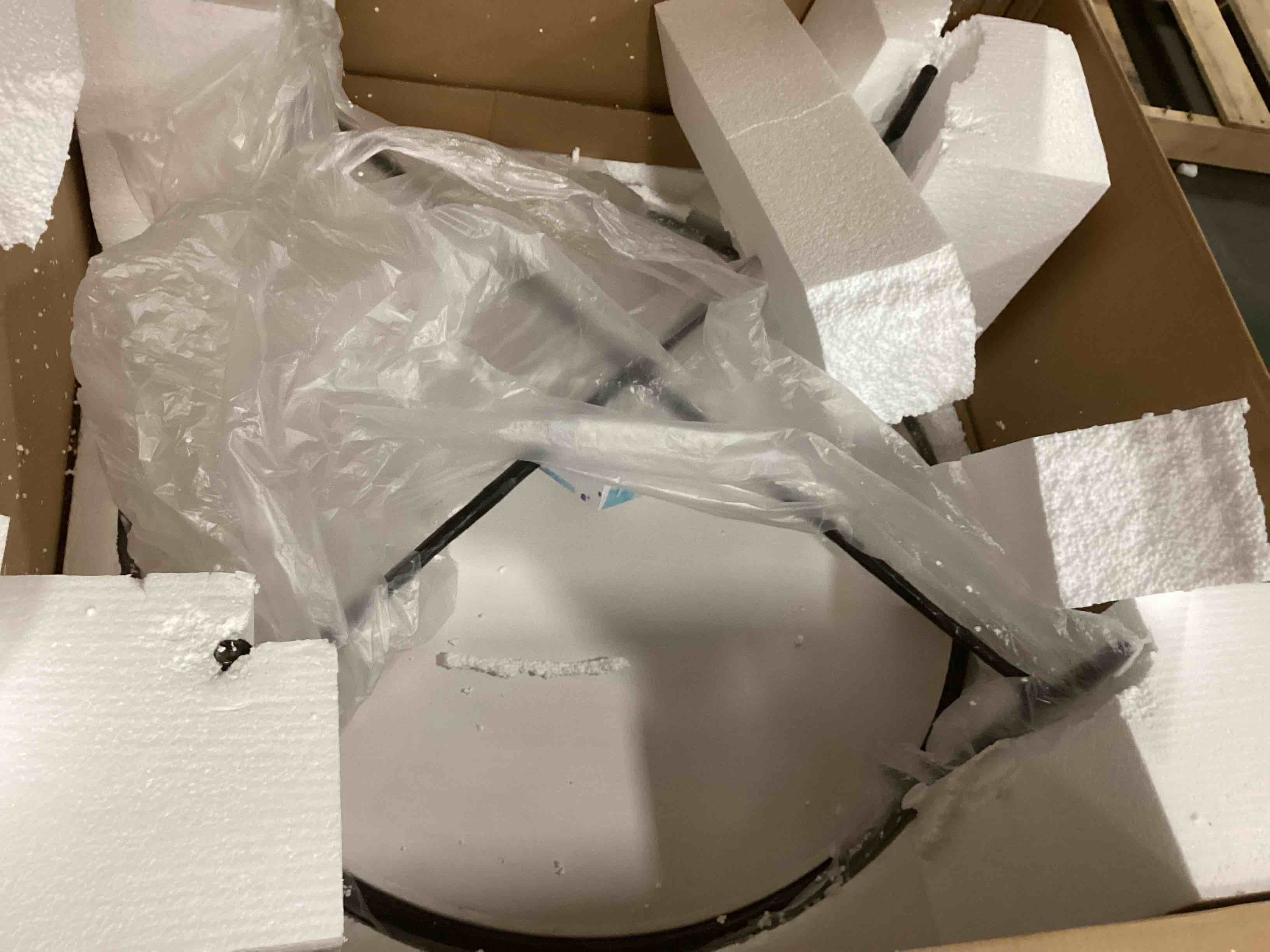 https://s3.amazonaws.com/lotting-images-prod/bidfta/GRN5476288_1705589471519.jpeg