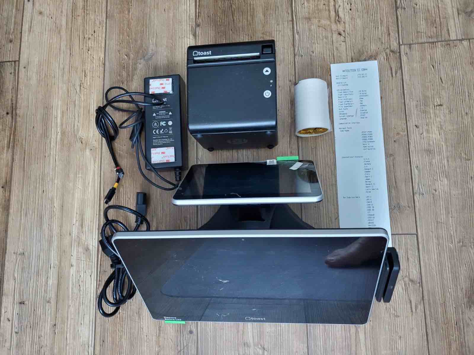 Toast Flex POS Terminal Data Processing Dual Monitor System(Missing 1 piece)
