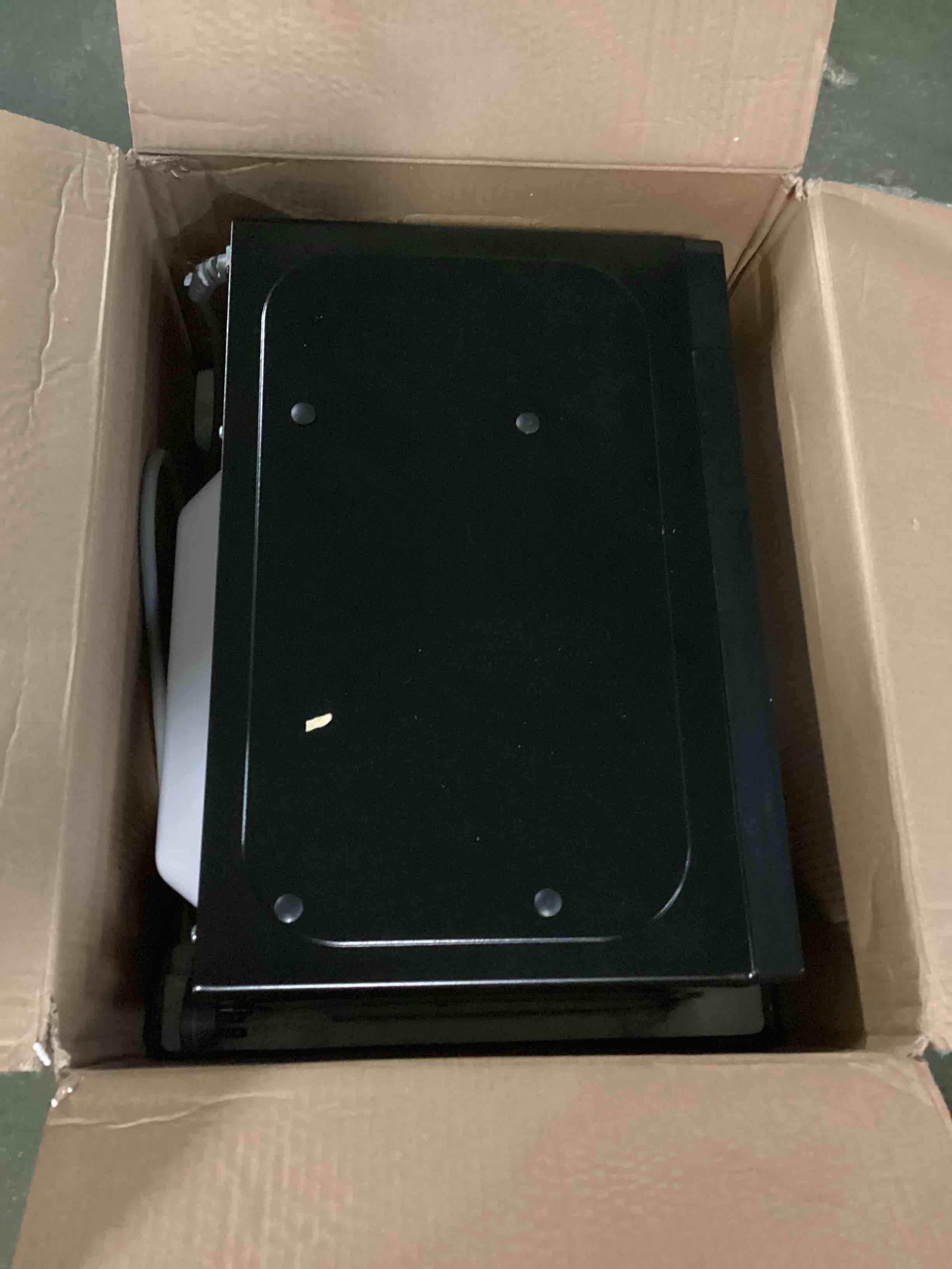 https://s3.amazonaws.com/lotting-images-prod/bidfta/GRN5477782_1702300342083.jpeg