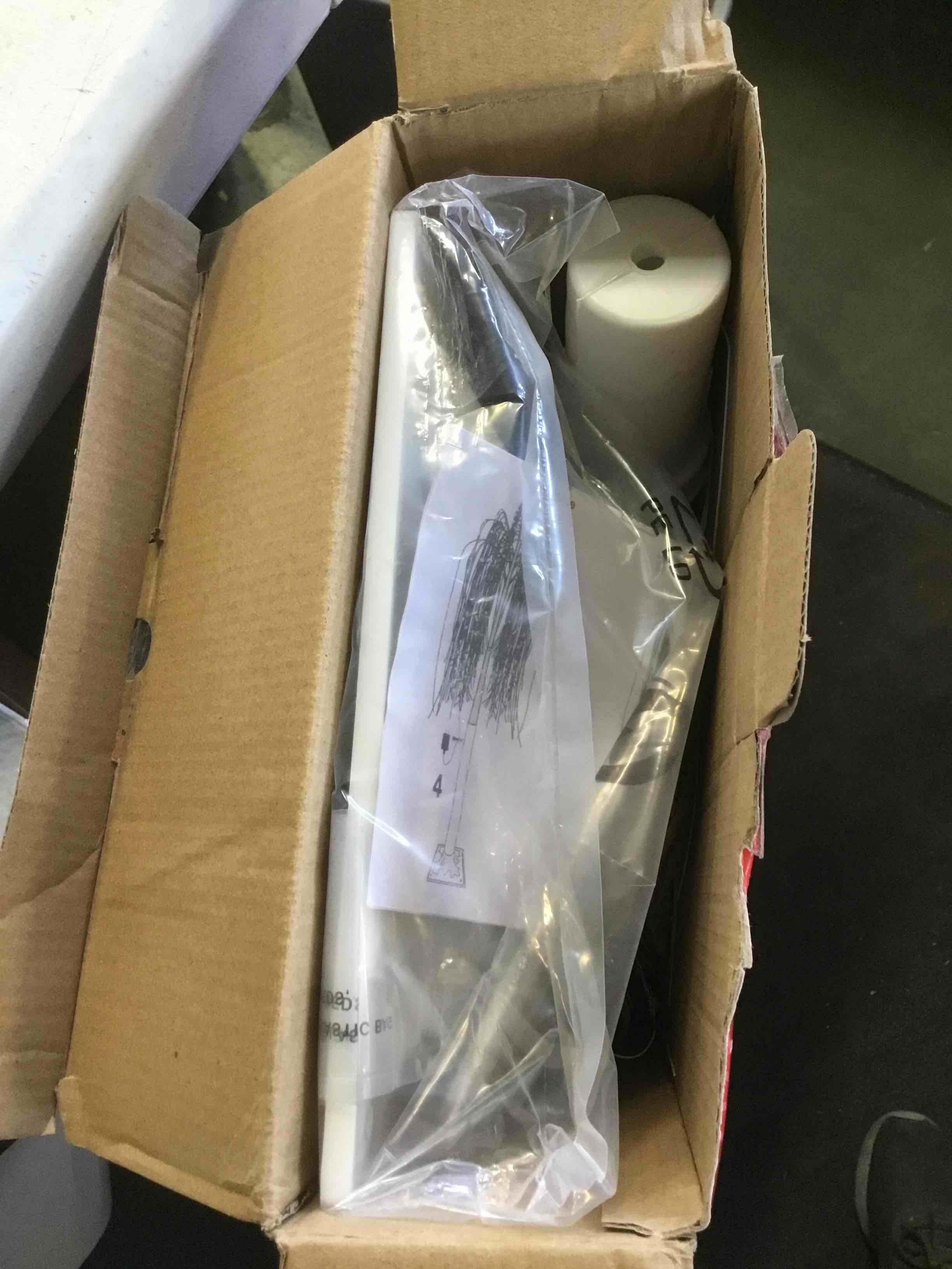 https://s3.amazonaws.com/lotting-images-prod/bidfta/GRN5482890_1699461215848.jpeg