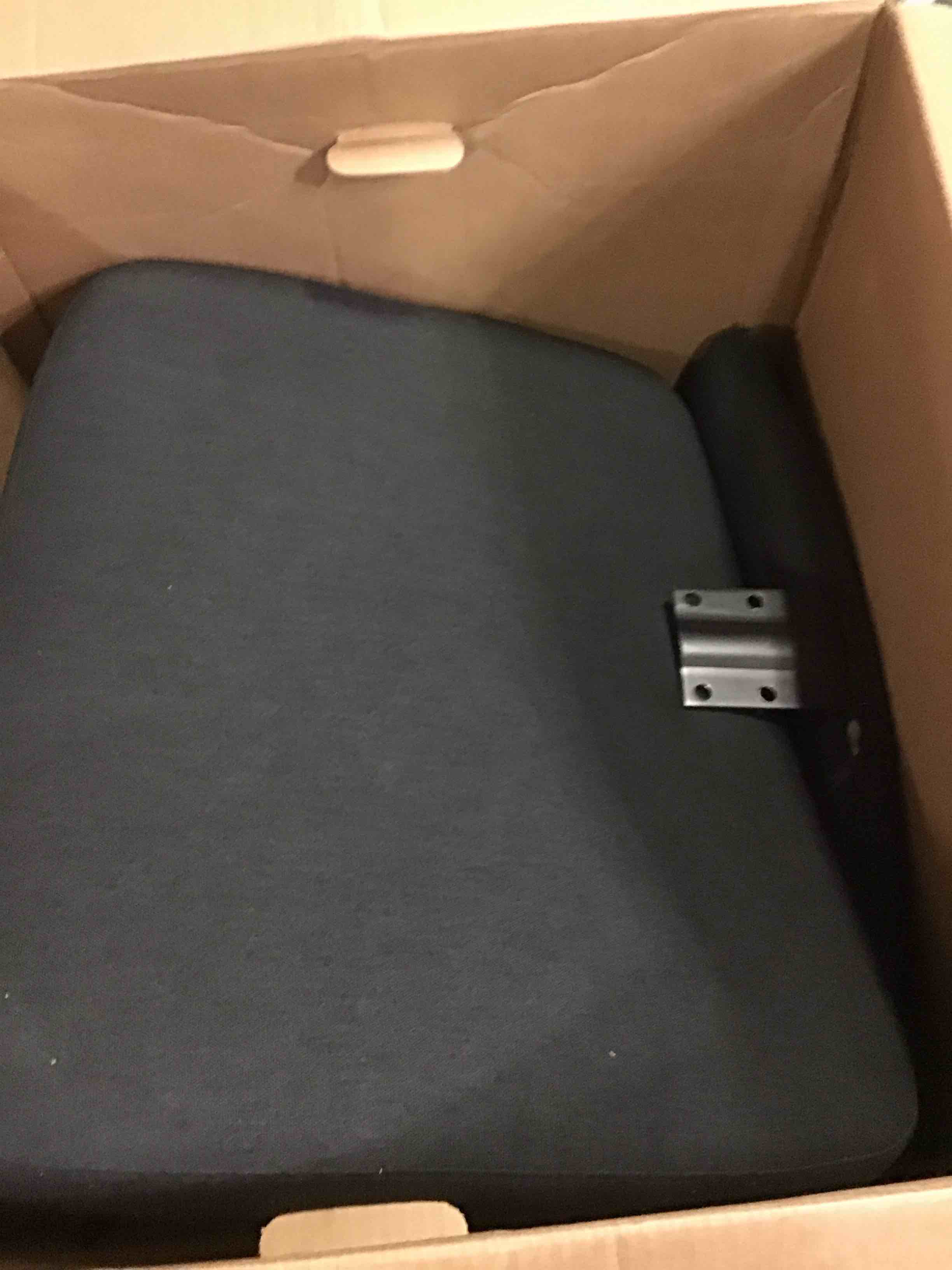 https://s3.amazonaws.com/lotting-images-prod/bidfta/GRN5485576_1699545515390.jpeg