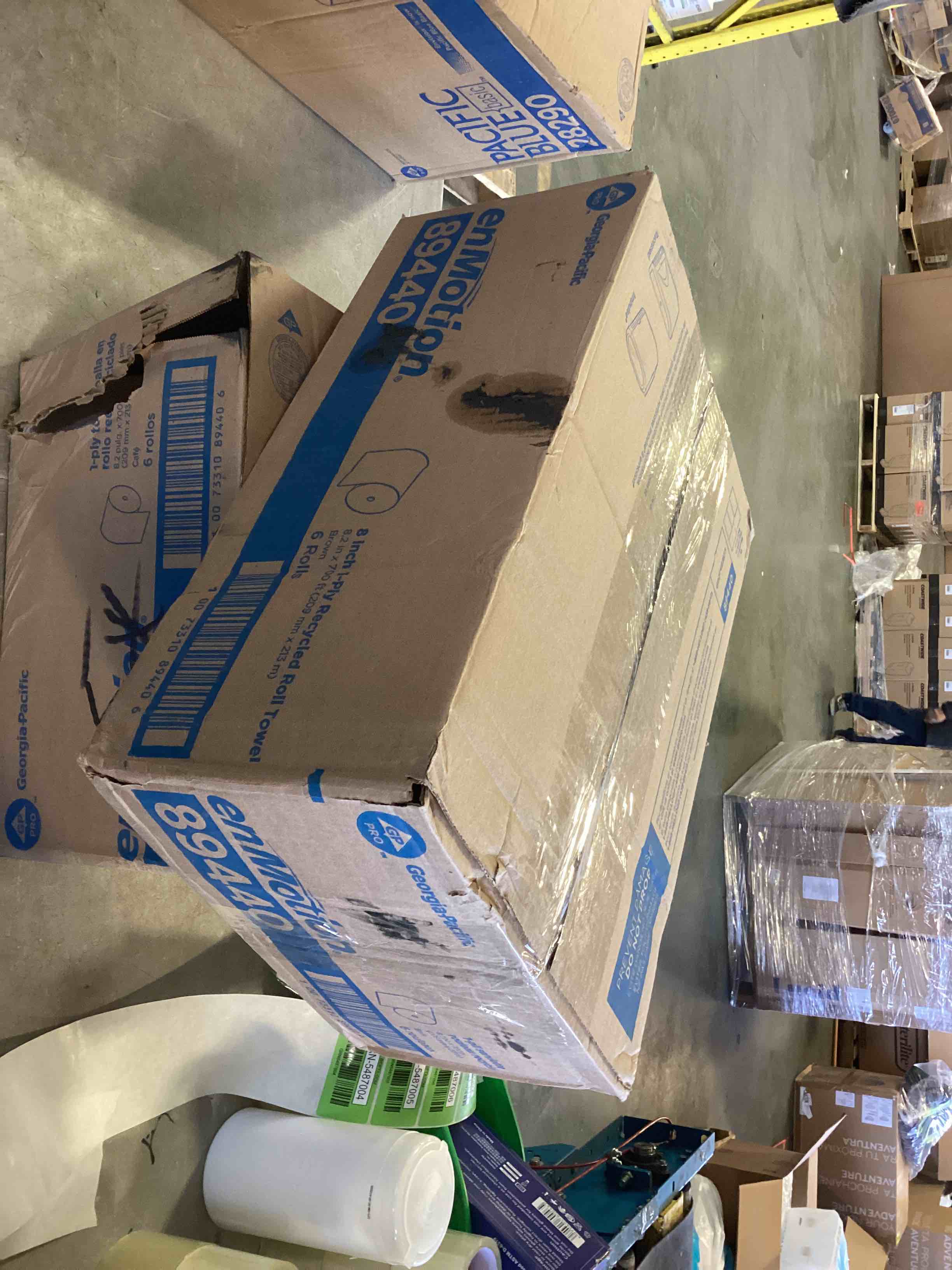 https://s3.amazonaws.com/lotting-images-prod/bidfta/GRN5487004_1699976718466.jpeg