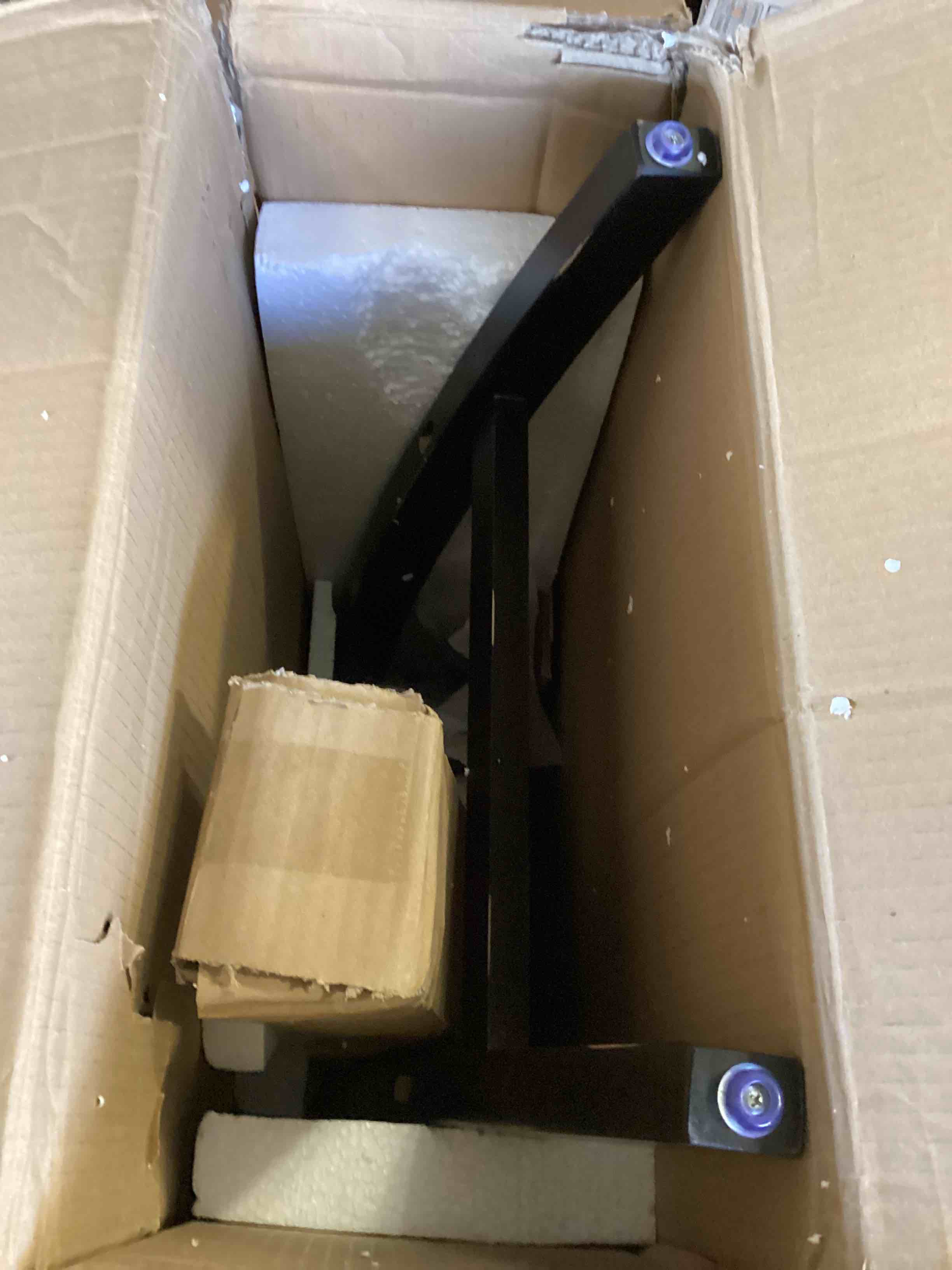 https://s3.amazonaws.com/lotting-images-prod/bidfta/GRN5487146_1700157139882.jpeg