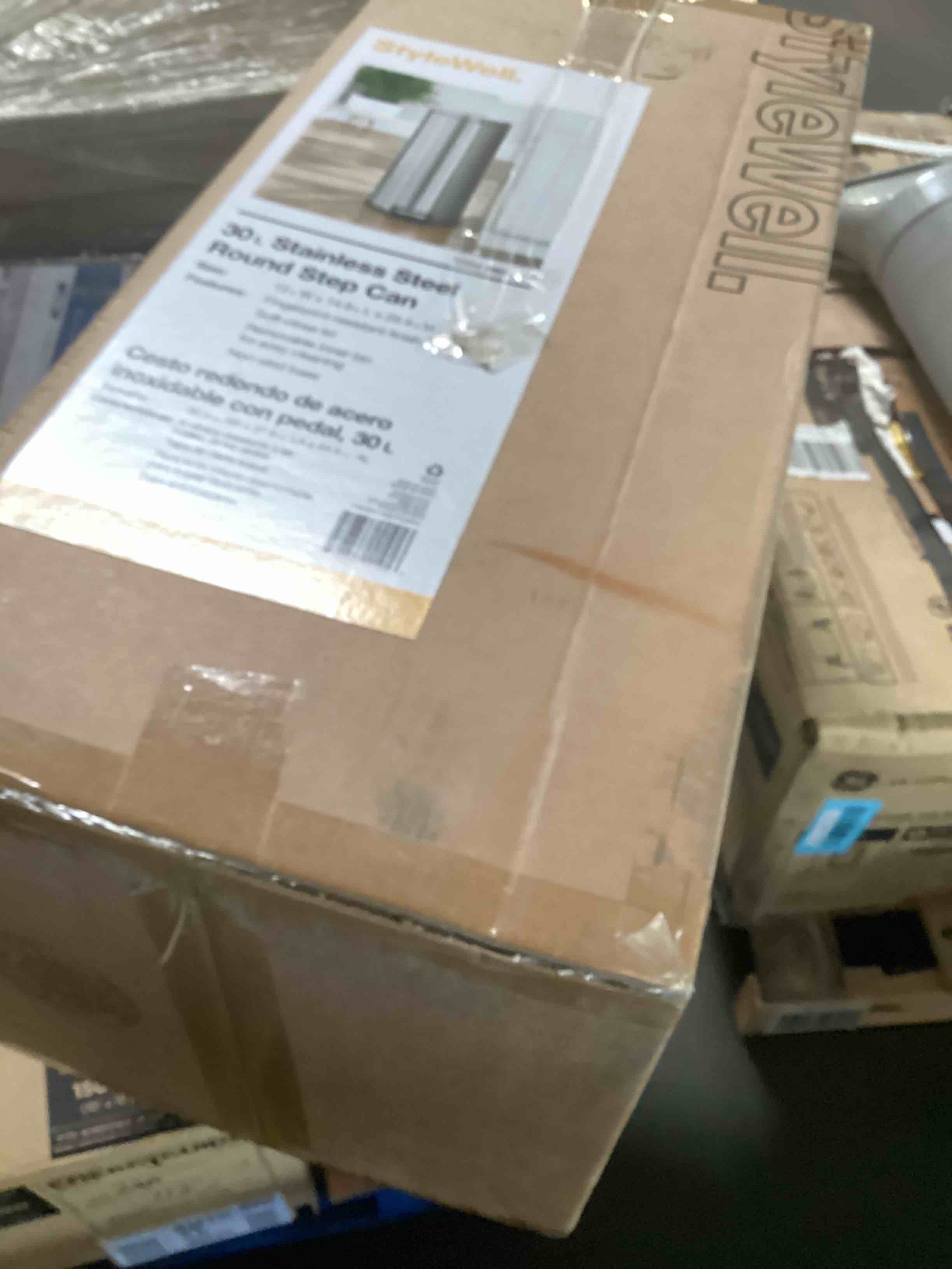 https://s3.amazonaws.com/lotting-images-prod/bidfta/GRN5489239_1698952179384.jpeg