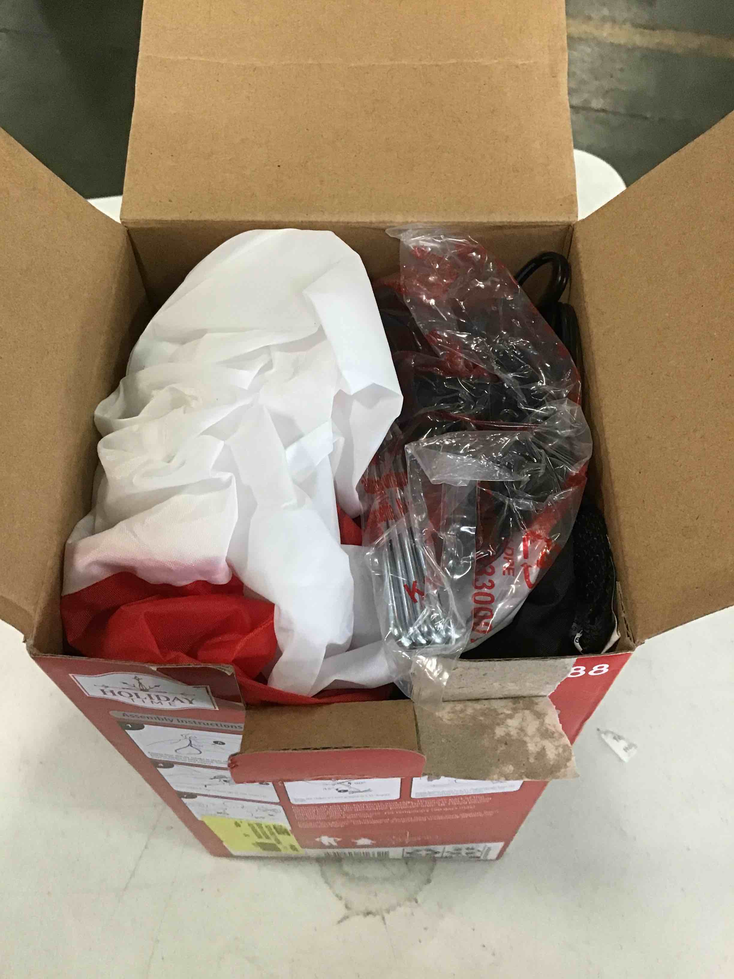 https://s3.amazonaws.com/lotting-images-prod/bidfta/GRN5489827_1702489661316.jpeg