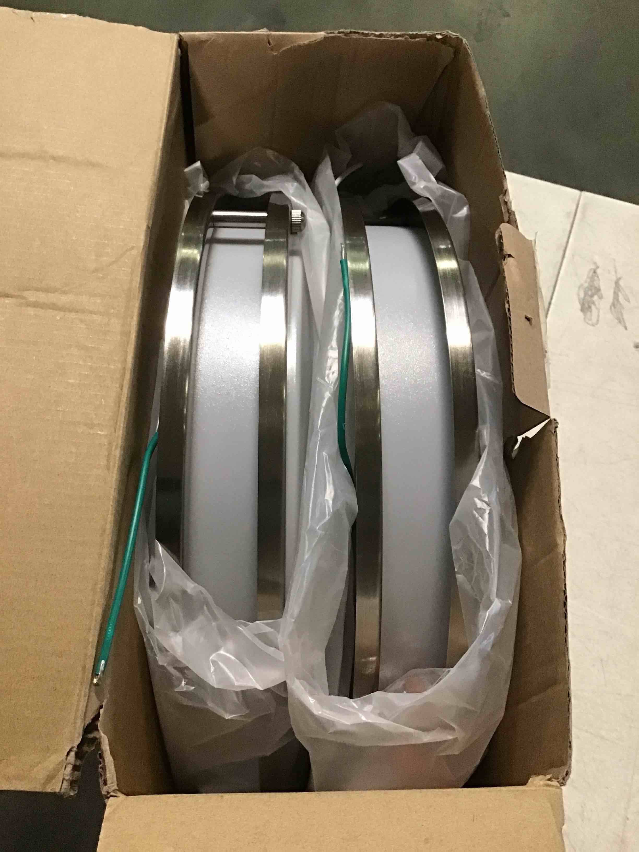 https://s3.amazonaws.com/lotting-images-prod/bidfta/GRN5489881_1702499930074.jpeg