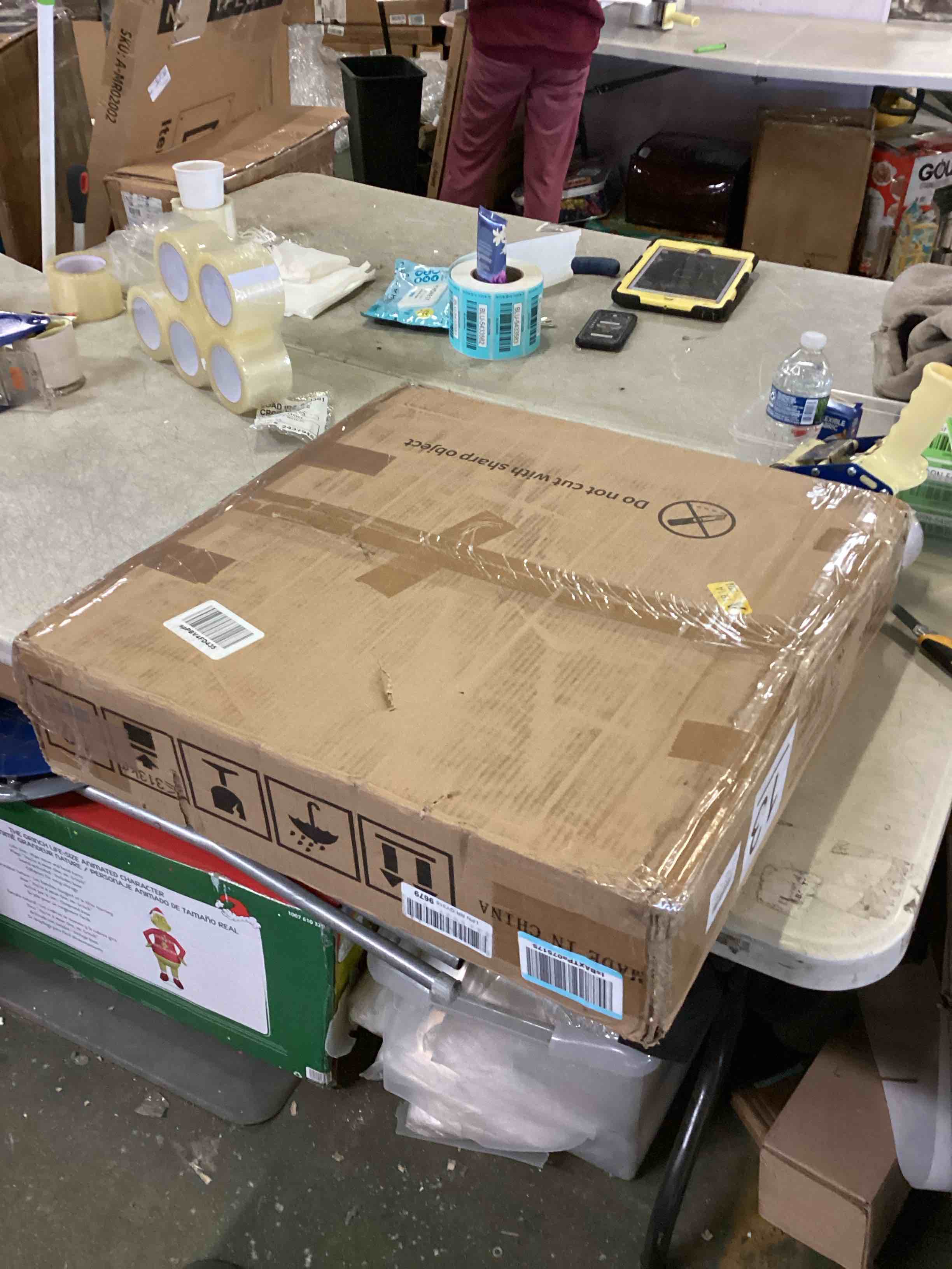 YITAHOME Nightstand with 2 Drawers, Small End Side Table with Storage, Modern Bedside Bed Table with Metal Frame for Small Space, Bedroom and Living Room, White