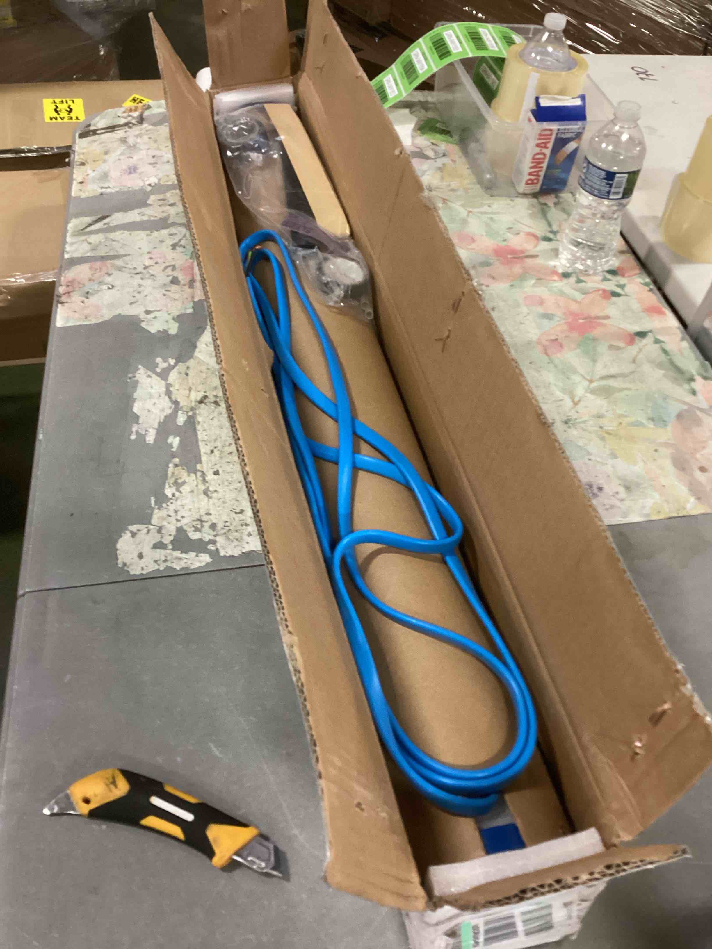 https://s3.amazonaws.com/lotting-images-prod/bidfta/GRN5491550_1699536004614.jpeg