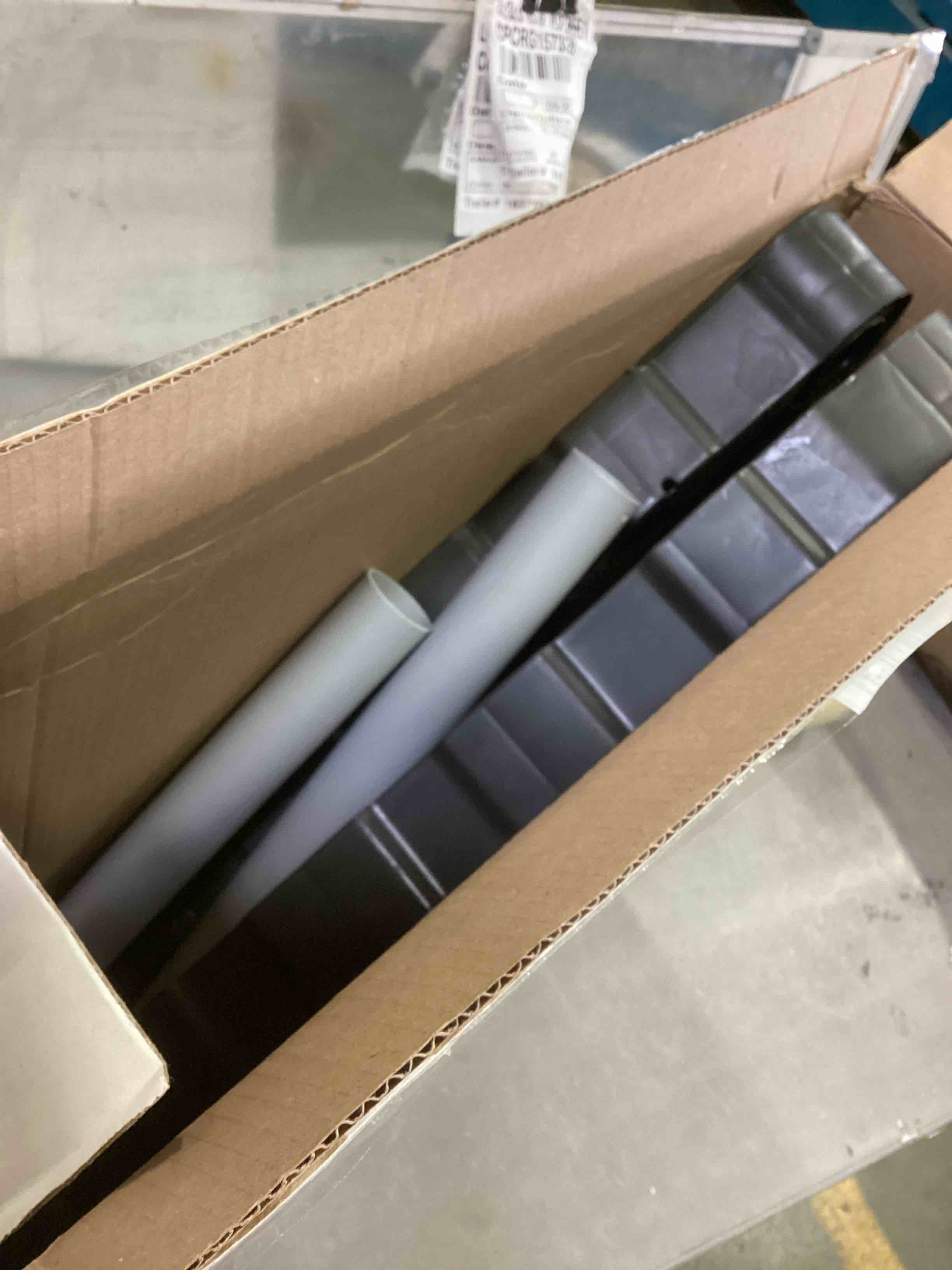 https://s3.amazonaws.com/lotting-images-prod/bidfta/GRN5491644_1699557694833.jpeg