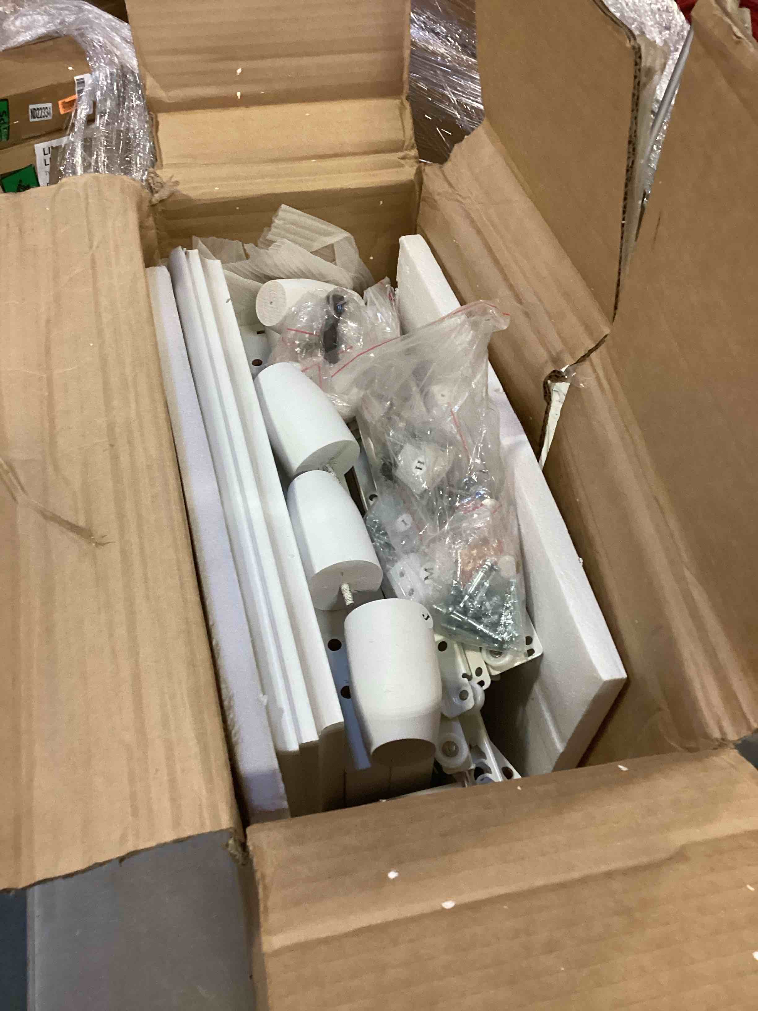 https://s3.amazonaws.com/lotting-images-prod/bidfta/GRN5491660_1699562376851.jpeg