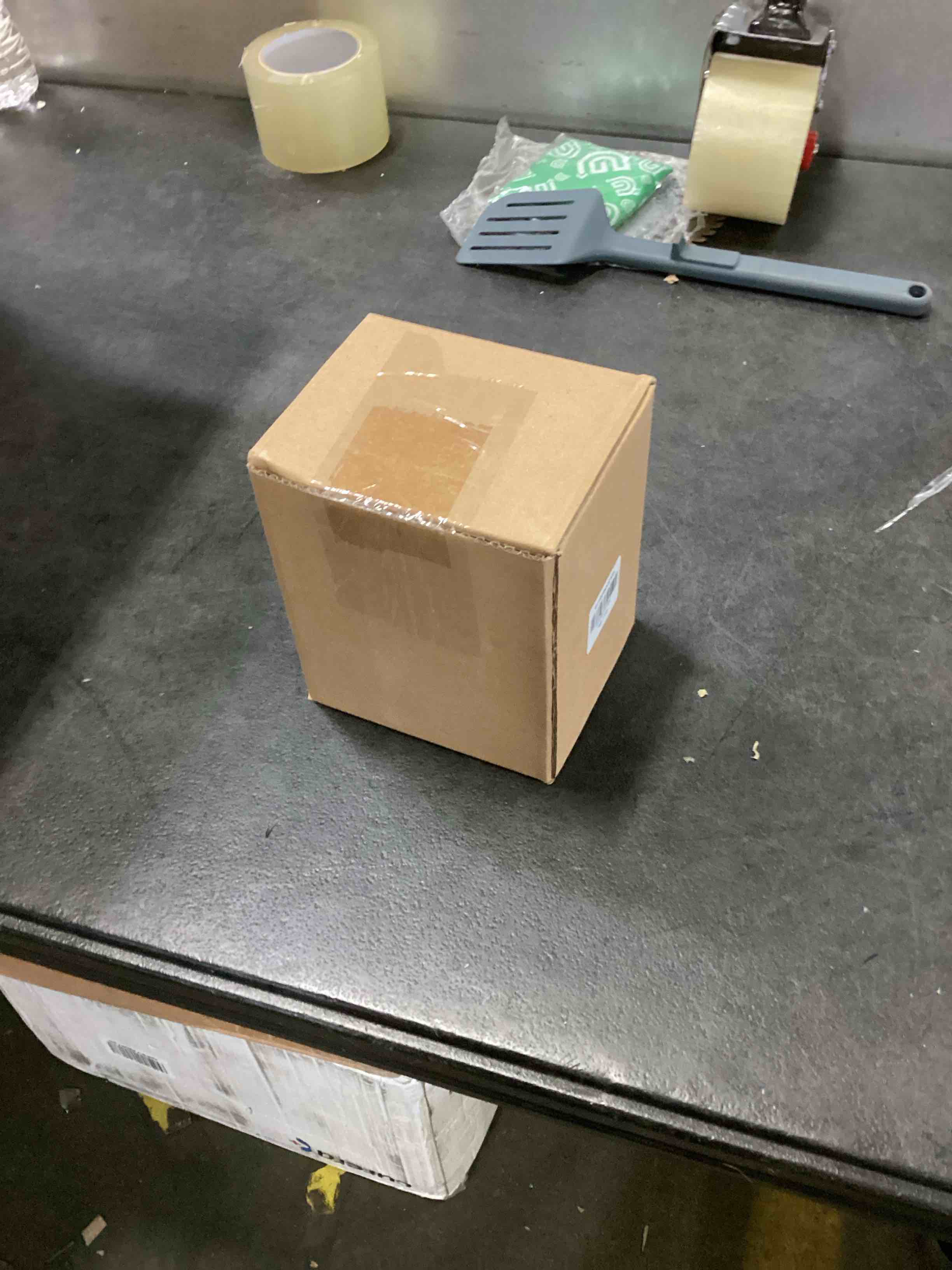 https://s3.amazonaws.com/lotting-images-prod/bidfta/GRN5491710_1699884910812.jpeg