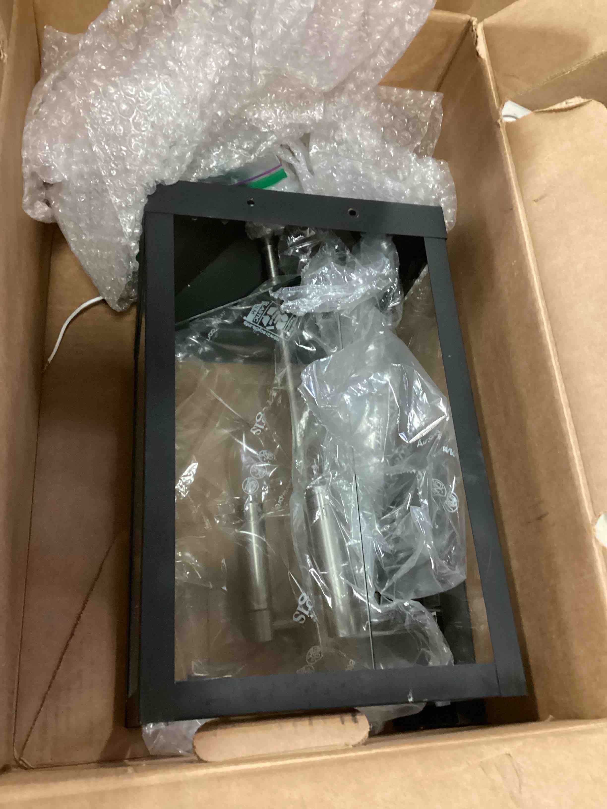 https://s3.amazonaws.com/lotting-images-prod/bidfta/GRN5504111_1701892134613.jpeg
