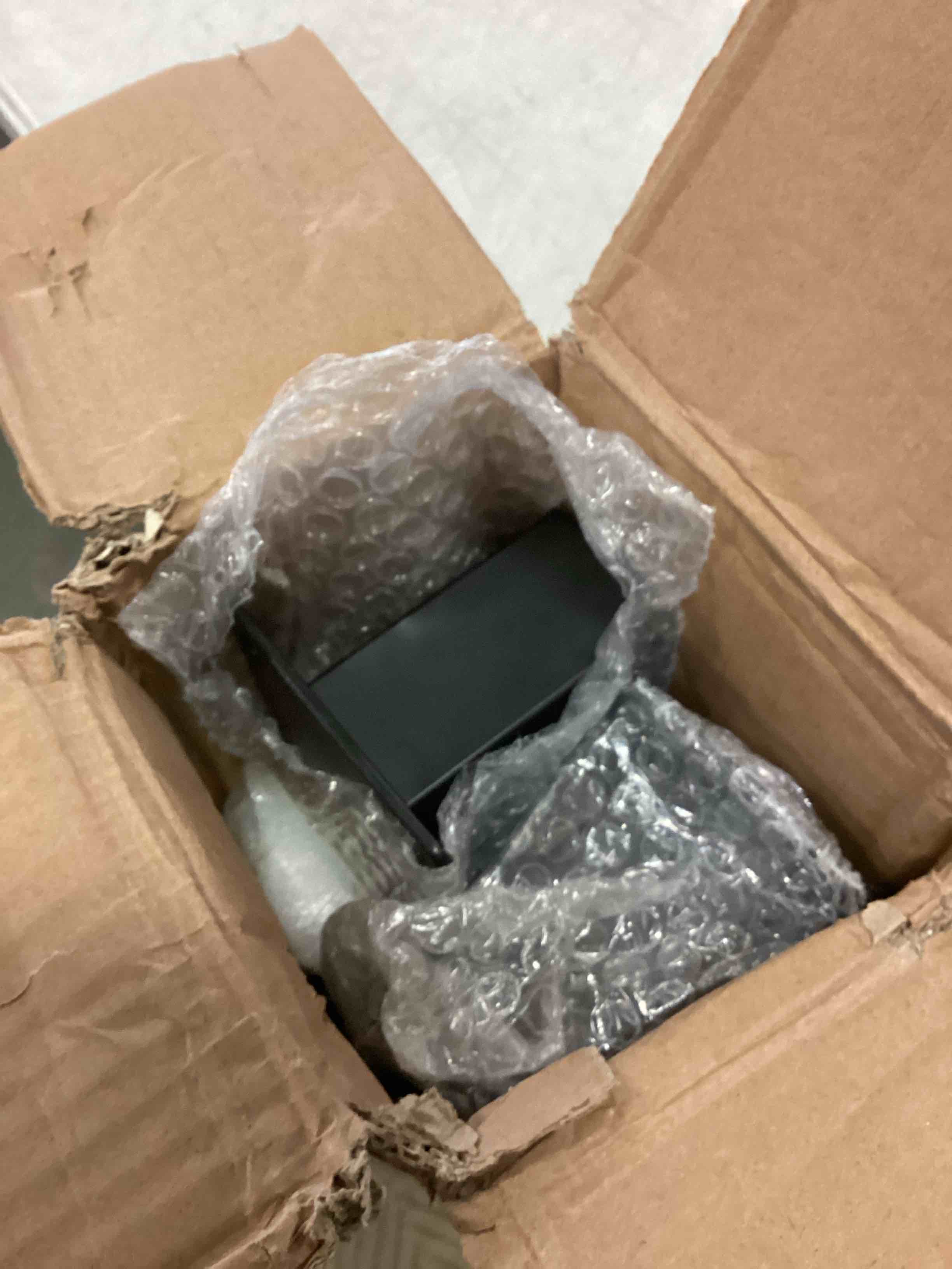 https://s3.amazonaws.com/lotting-images-prod/bidfta/GRN5504375_1702043983269.jpeg