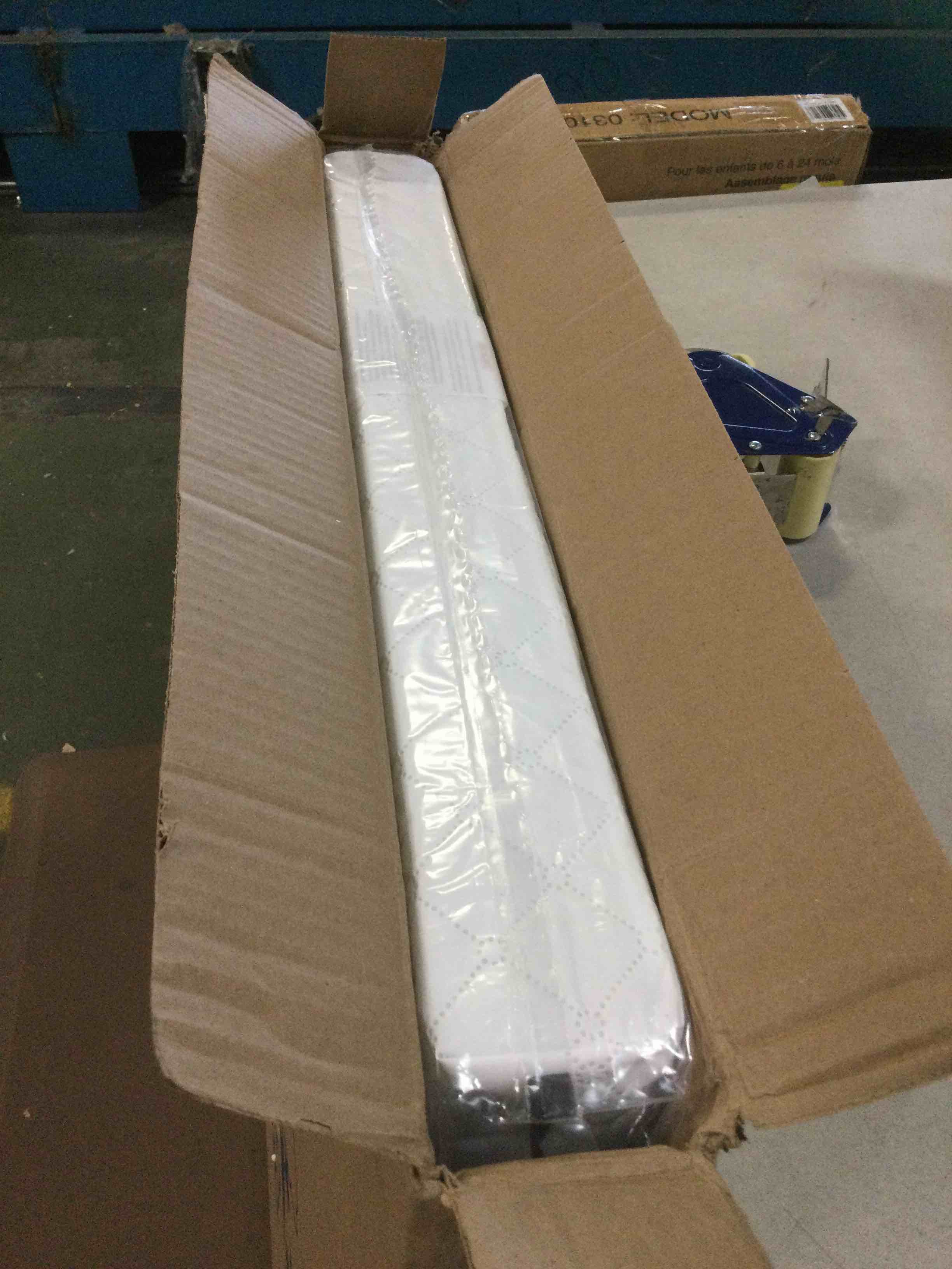 https://s3.amazonaws.com/lotting-images-prod/bidfta/GRN5504644_1702398783520.jpeg