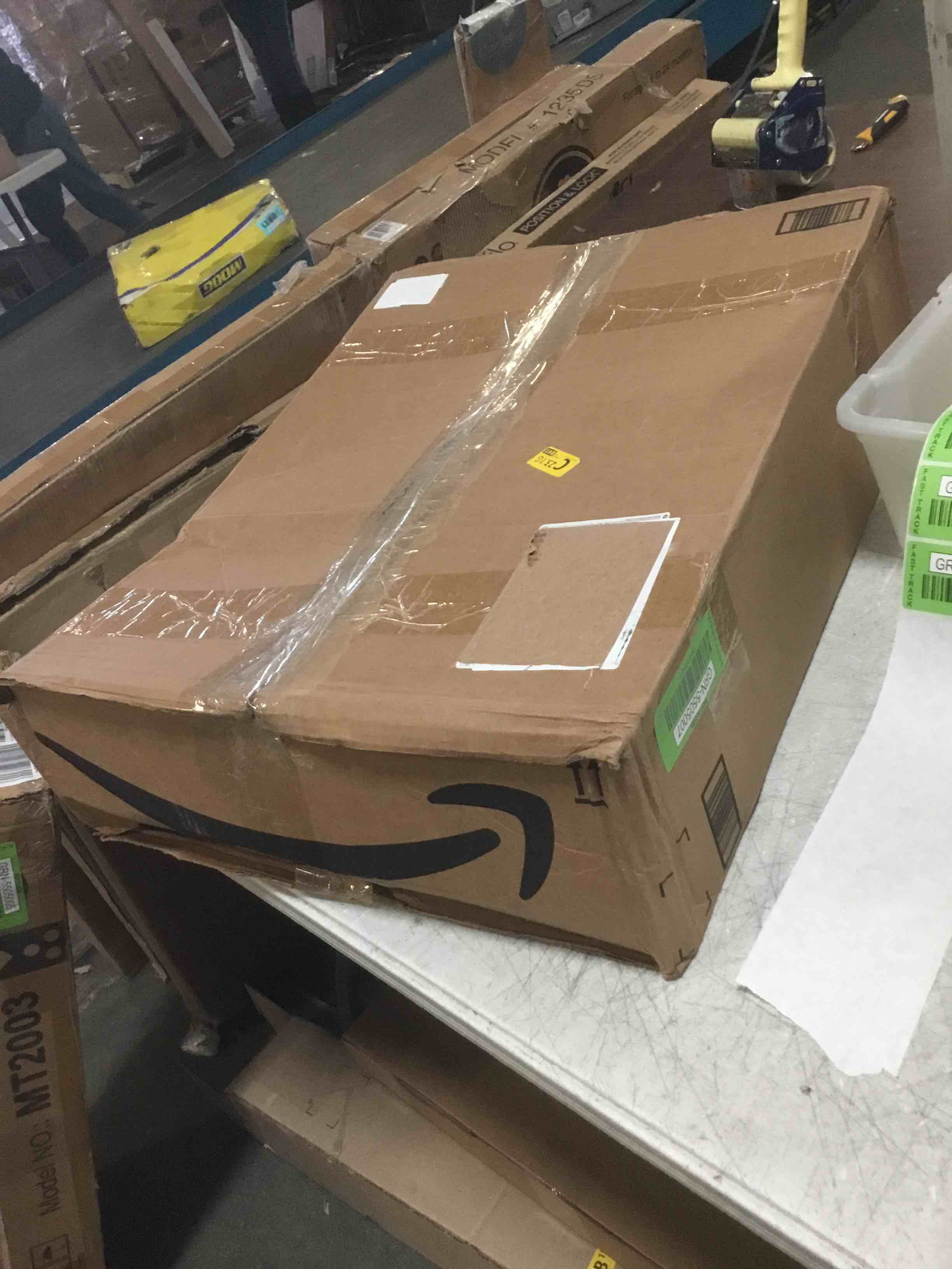https://s3.amazonaws.com/lotting-images-prod/bidfta/GRN5505007_1702580718345.jpeg