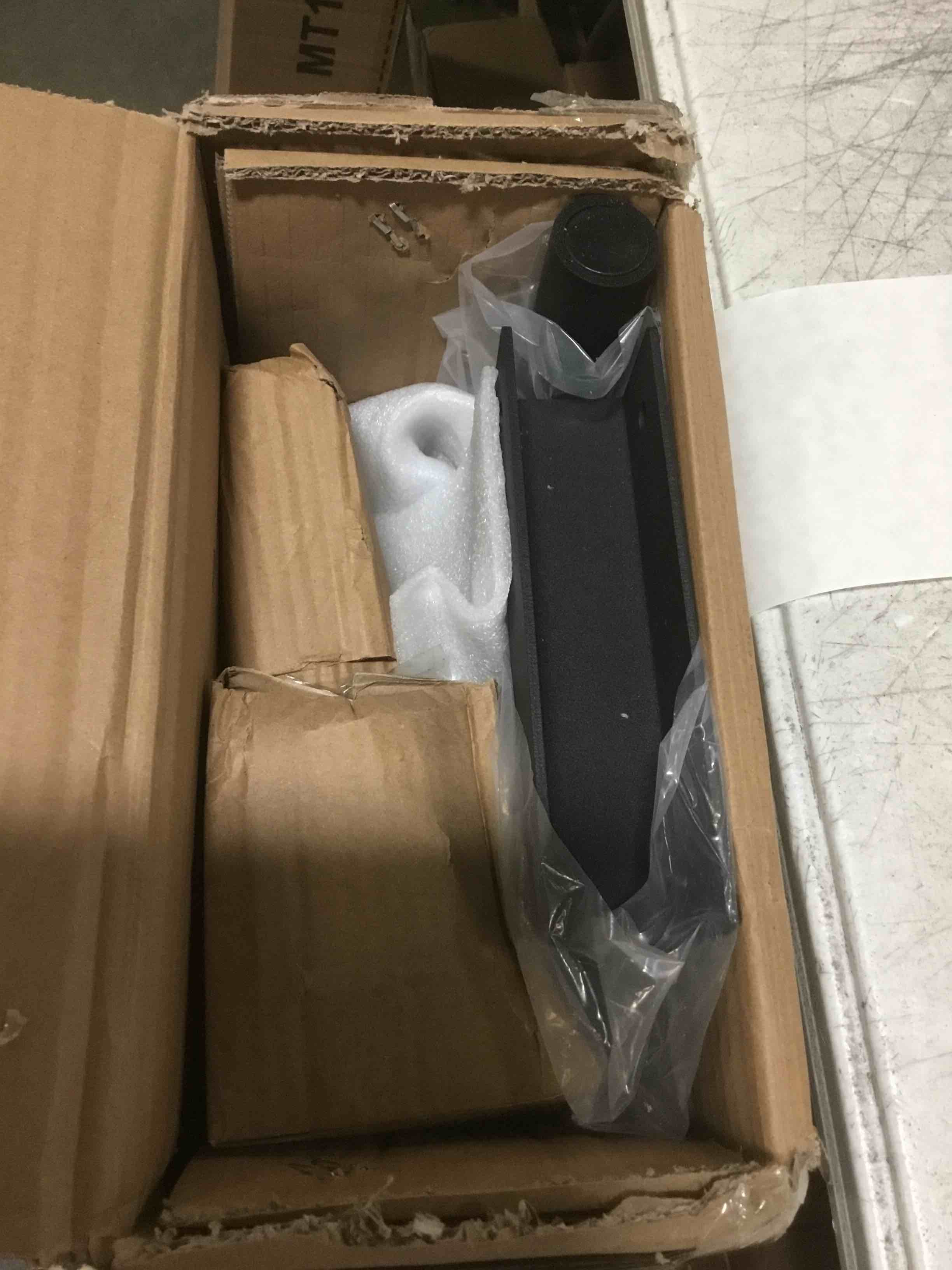 https://s3.amazonaws.com/lotting-images-prod/bidfta/GRN5505019_1702581857331.jpeg