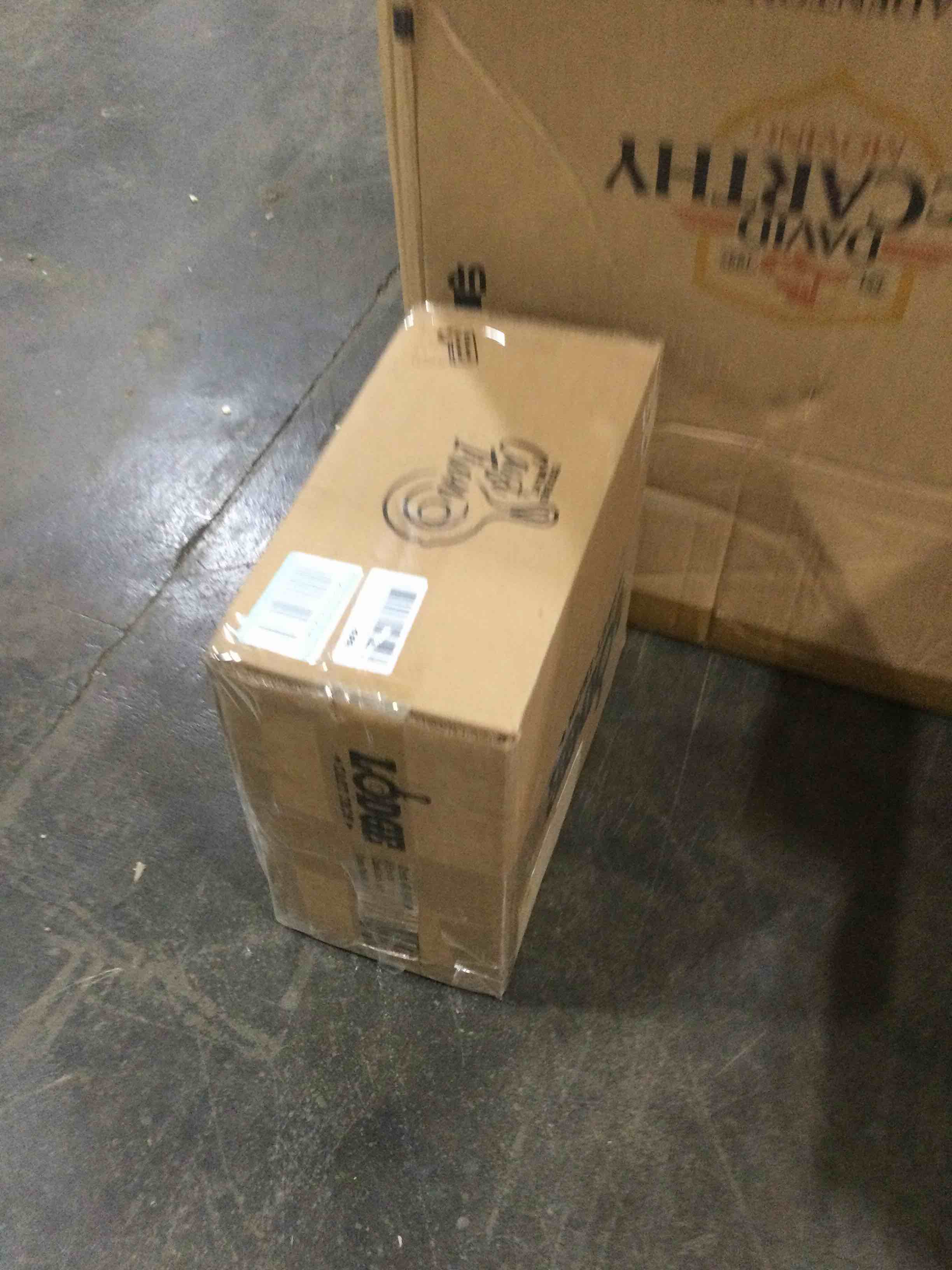 https://s3.amazonaws.com/lotting-images-prod/bidfta/GRN5513250_1702311864620.jpeg