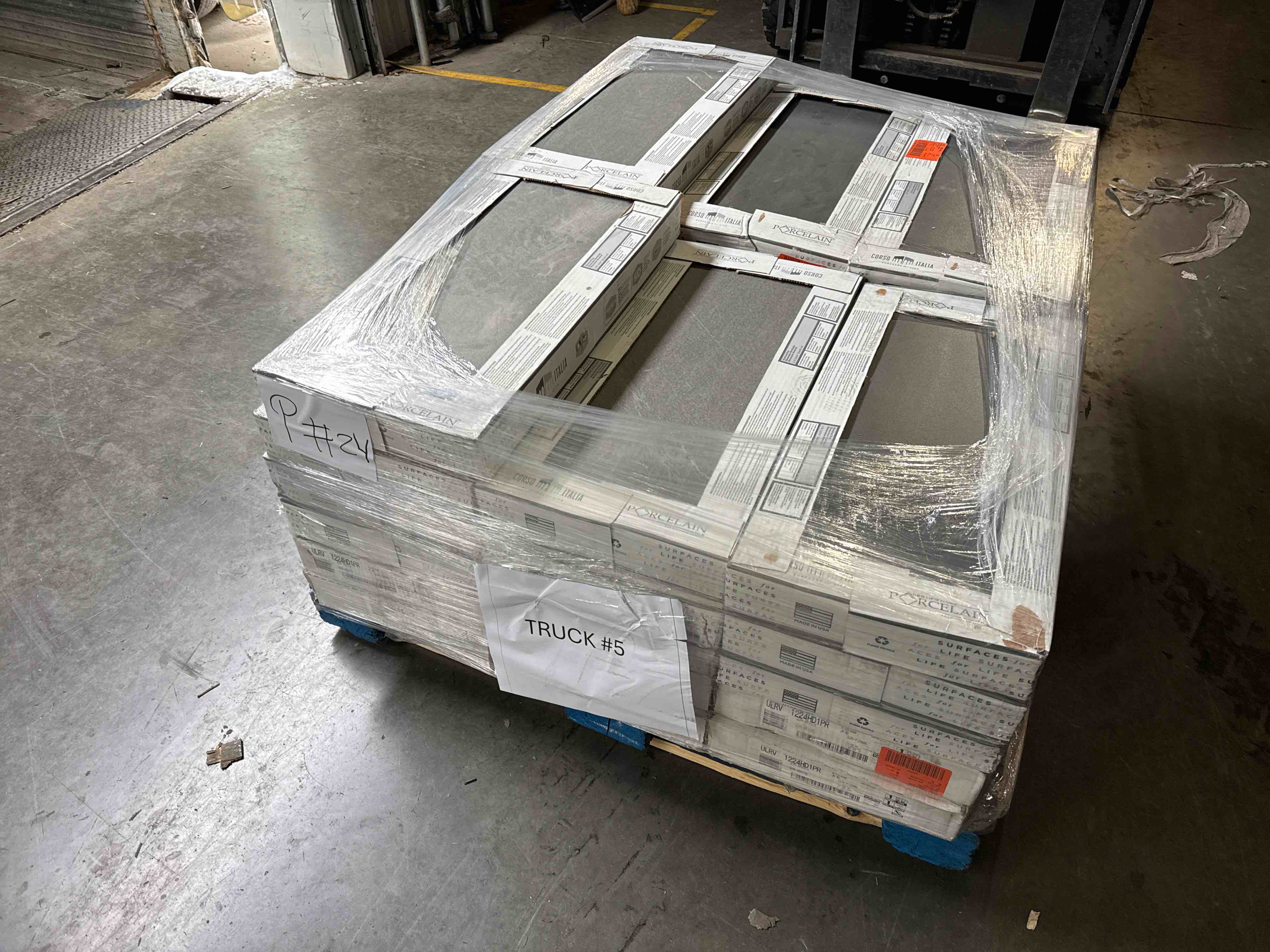 skid lot of a sorted porcelain tile 12“ x 24“