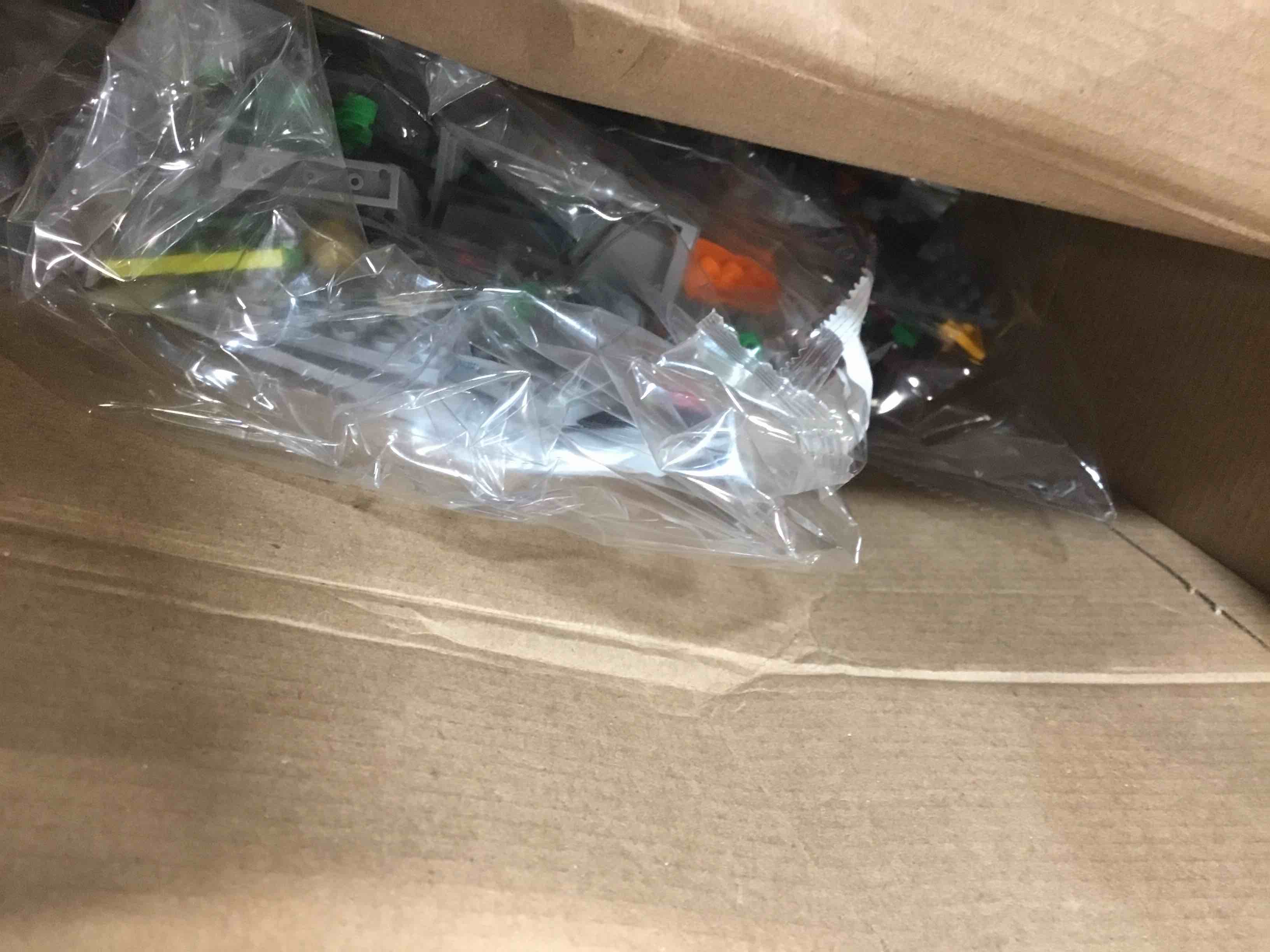 https://s3.amazonaws.com/lotting-images-prod/bidfta/GRN5539608_1704559496171.jpeg