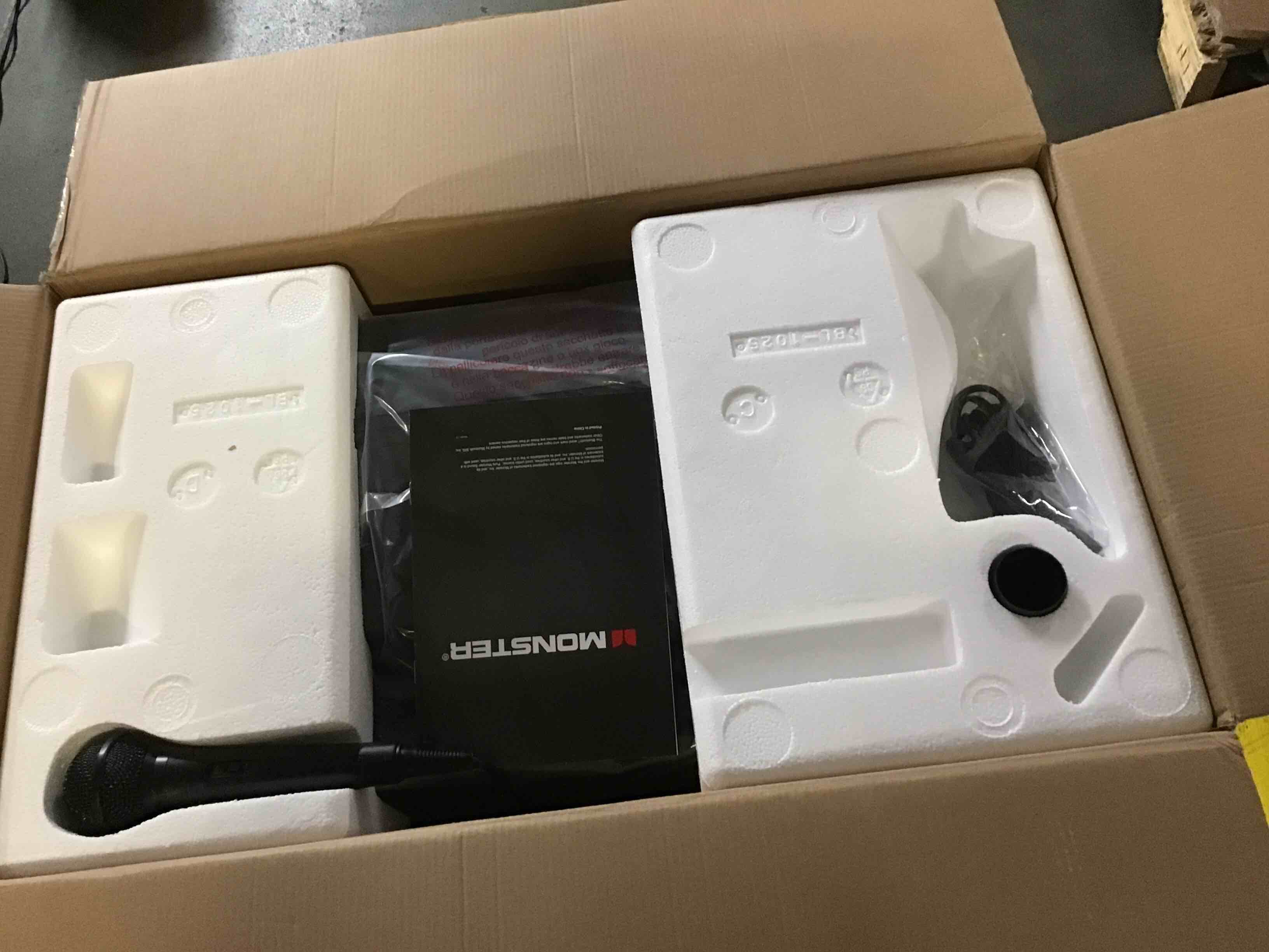 https://s3.amazonaws.com/lotting-images-prod/bidfta/GRN5540022_1697132195732.jpeg