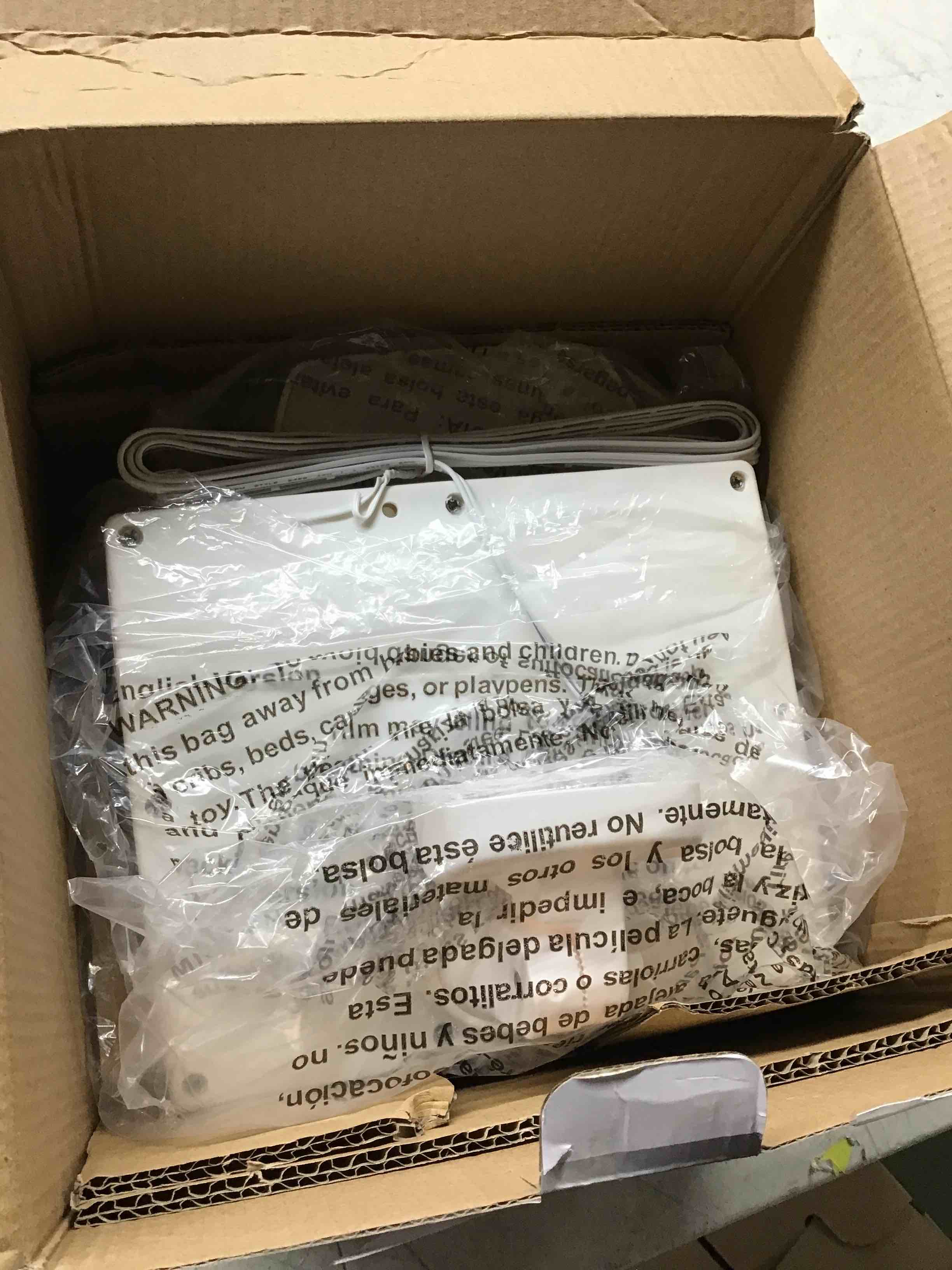 https://s3.amazonaws.com/lotting-images-prod/bidfta/GRN5540045_1697138342064.jpeg