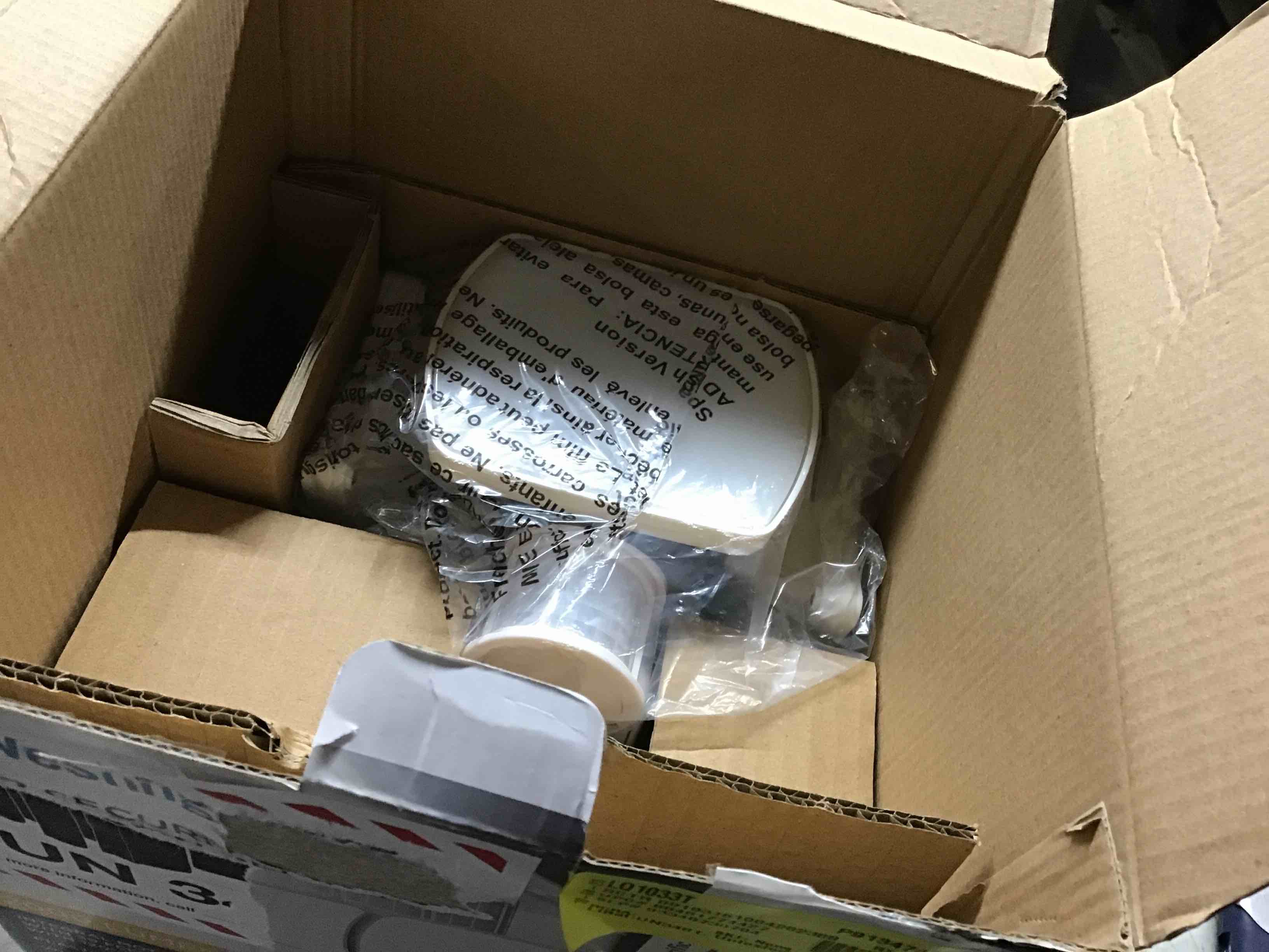 https://s3.amazonaws.com/lotting-images-prod/bidfta/GRN5540045_1697138346547.jpeg