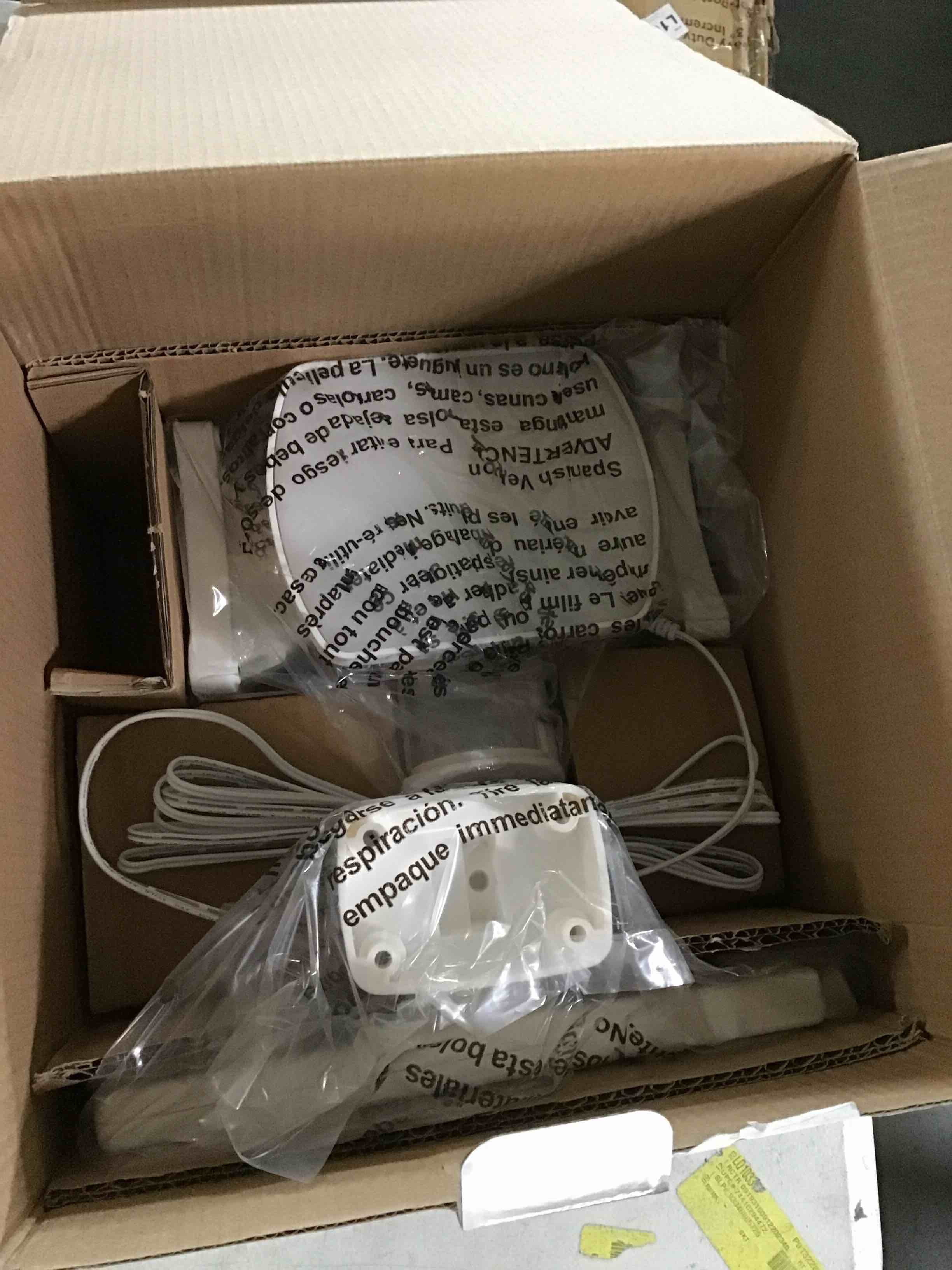 https://s3.amazonaws.com/lotting-images-prod/bidfta/GRN5541085_1698087306421.jpeg