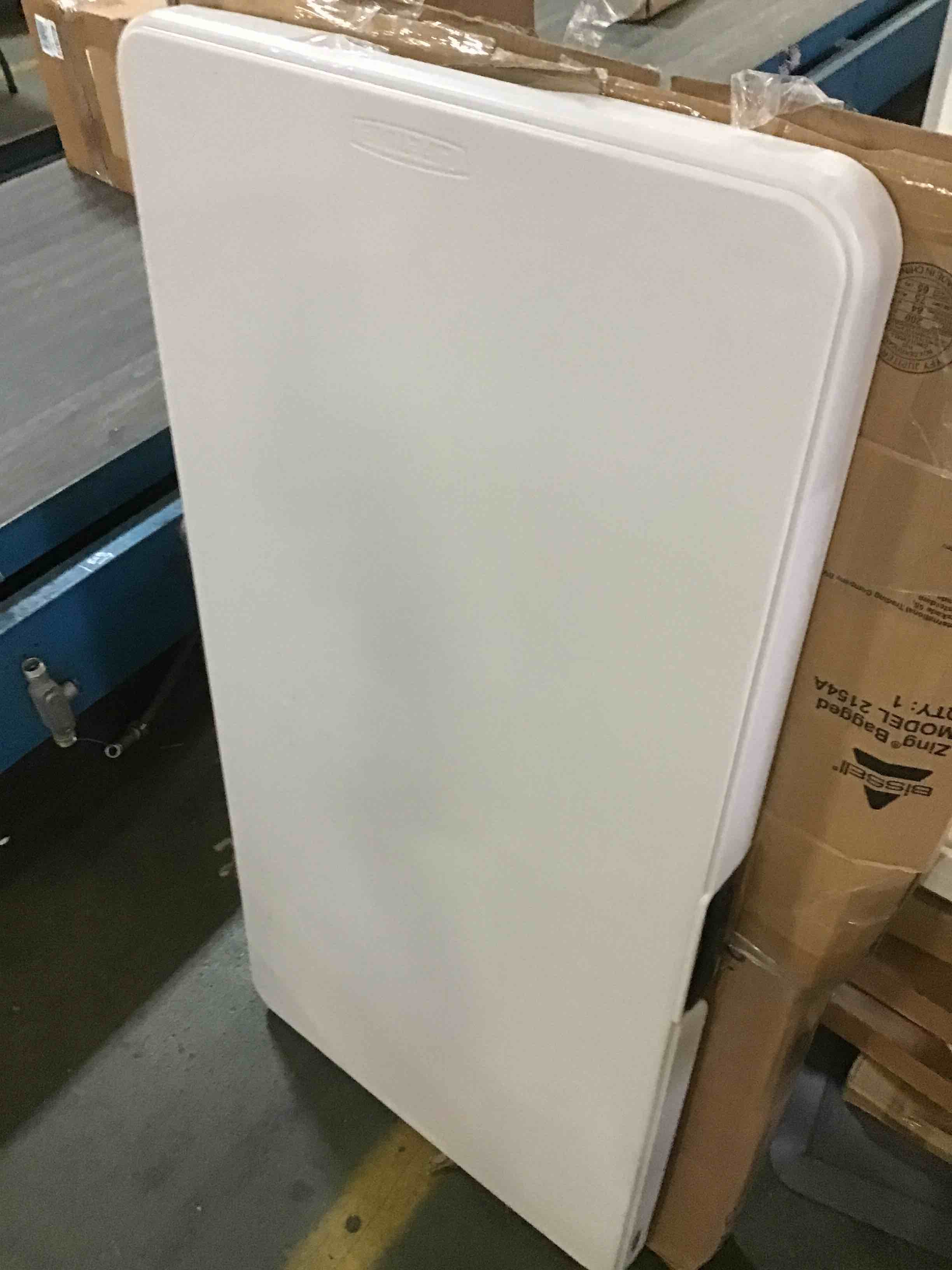 https://s3.amazonaws.com/lotting-images-prod/bidfta/GRN5562533_1696432035915.jpeg