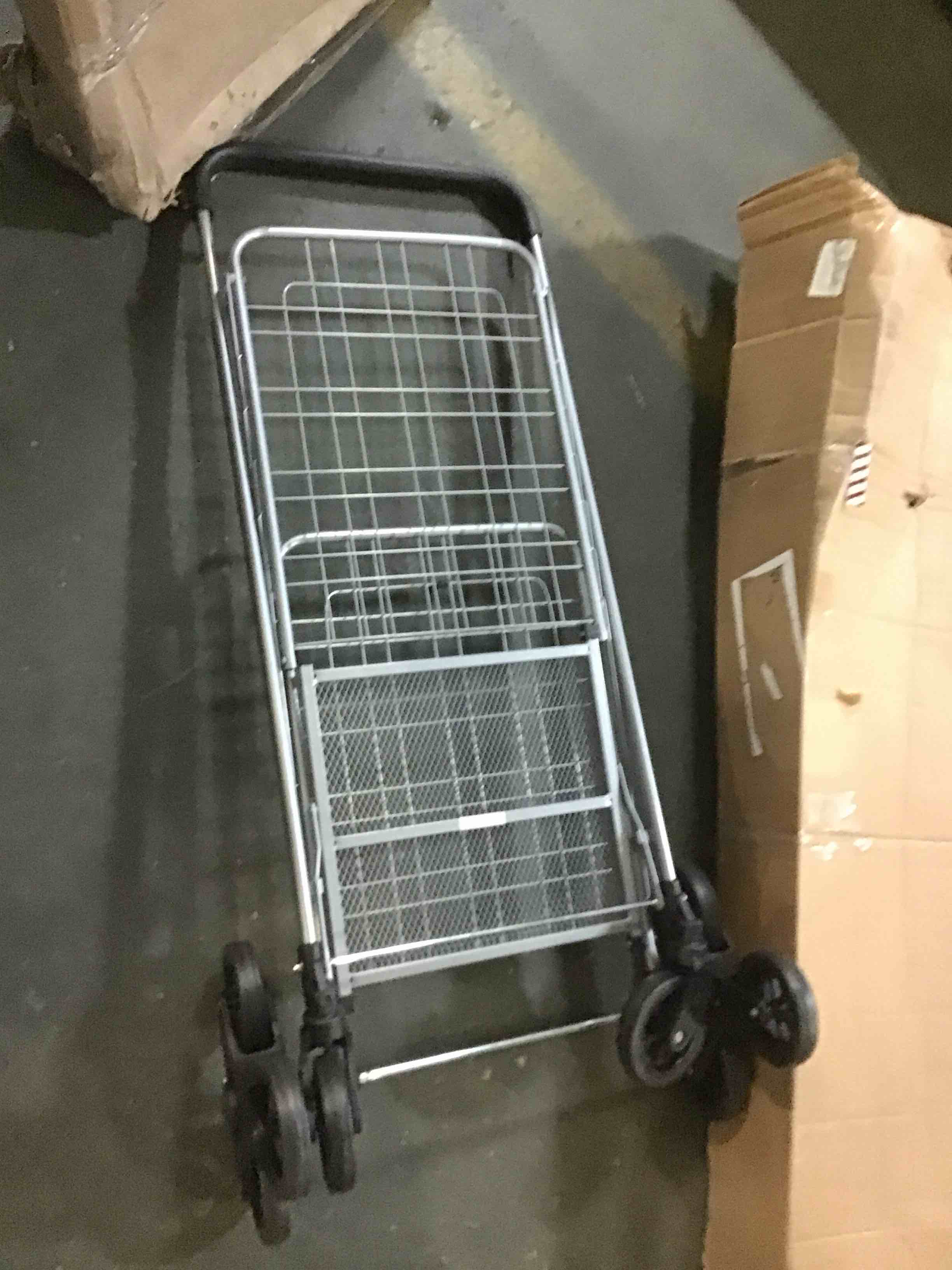 https://s3.amazonaws.com/lotting-images-prod/bidfta/GRN5562840_1696536003562.jpeg