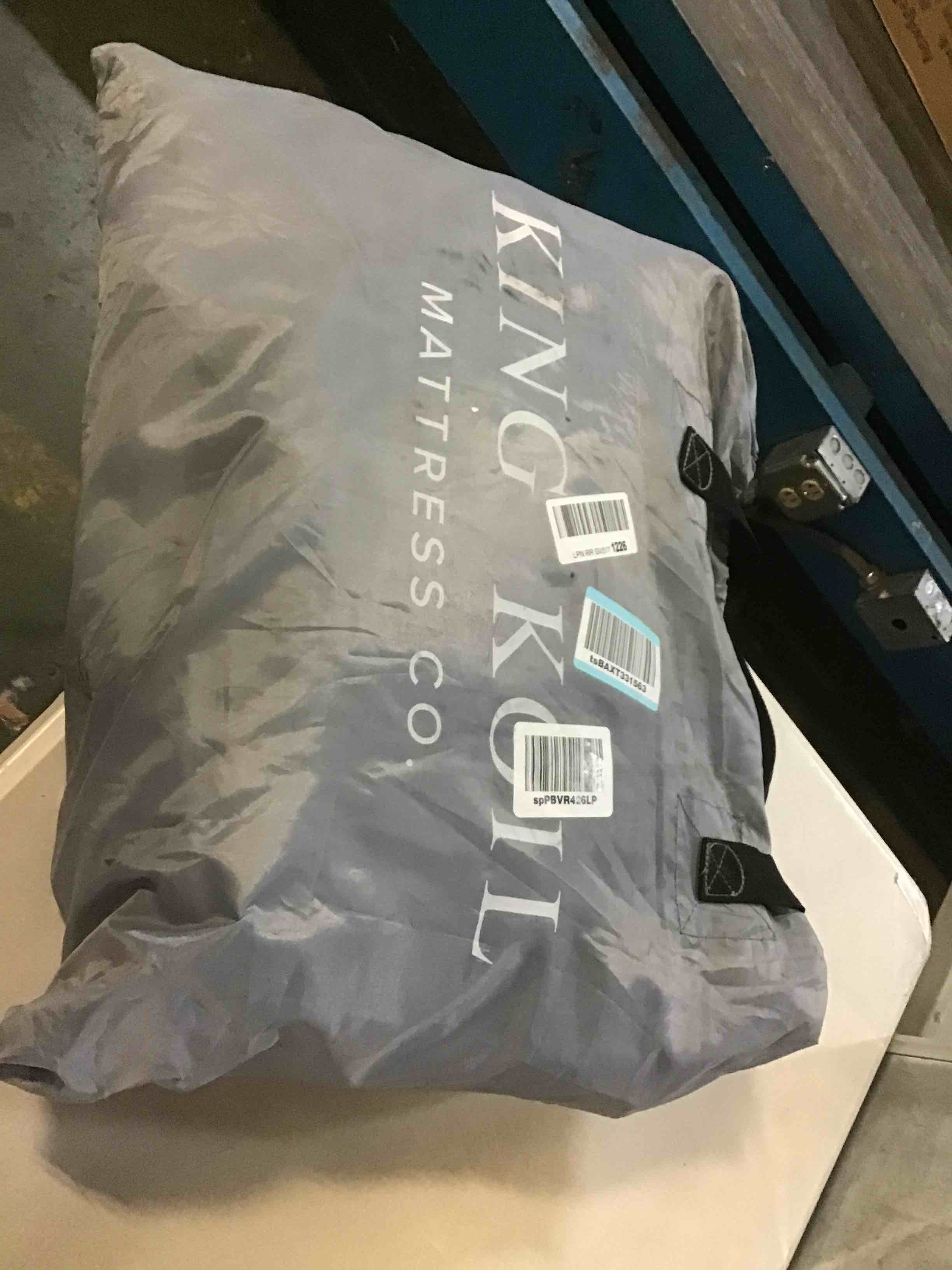 https://s3.amazonaws.com/lotting-images-prod/bidfta/GRN5562899_1696597522407.jpeg